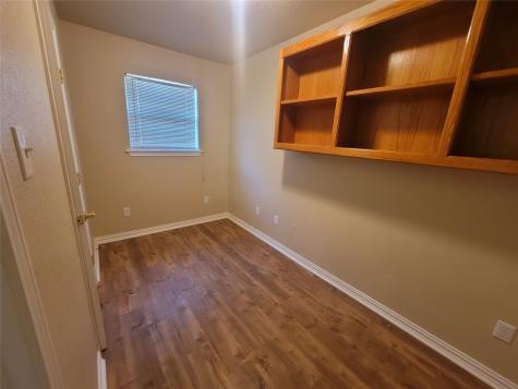 606 S Hubbard Street Alvord TX 76225