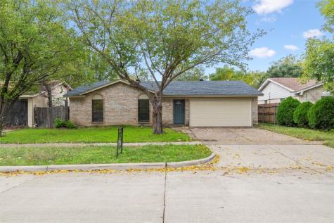 1025 S Center Street Grand Prairie TX 75051