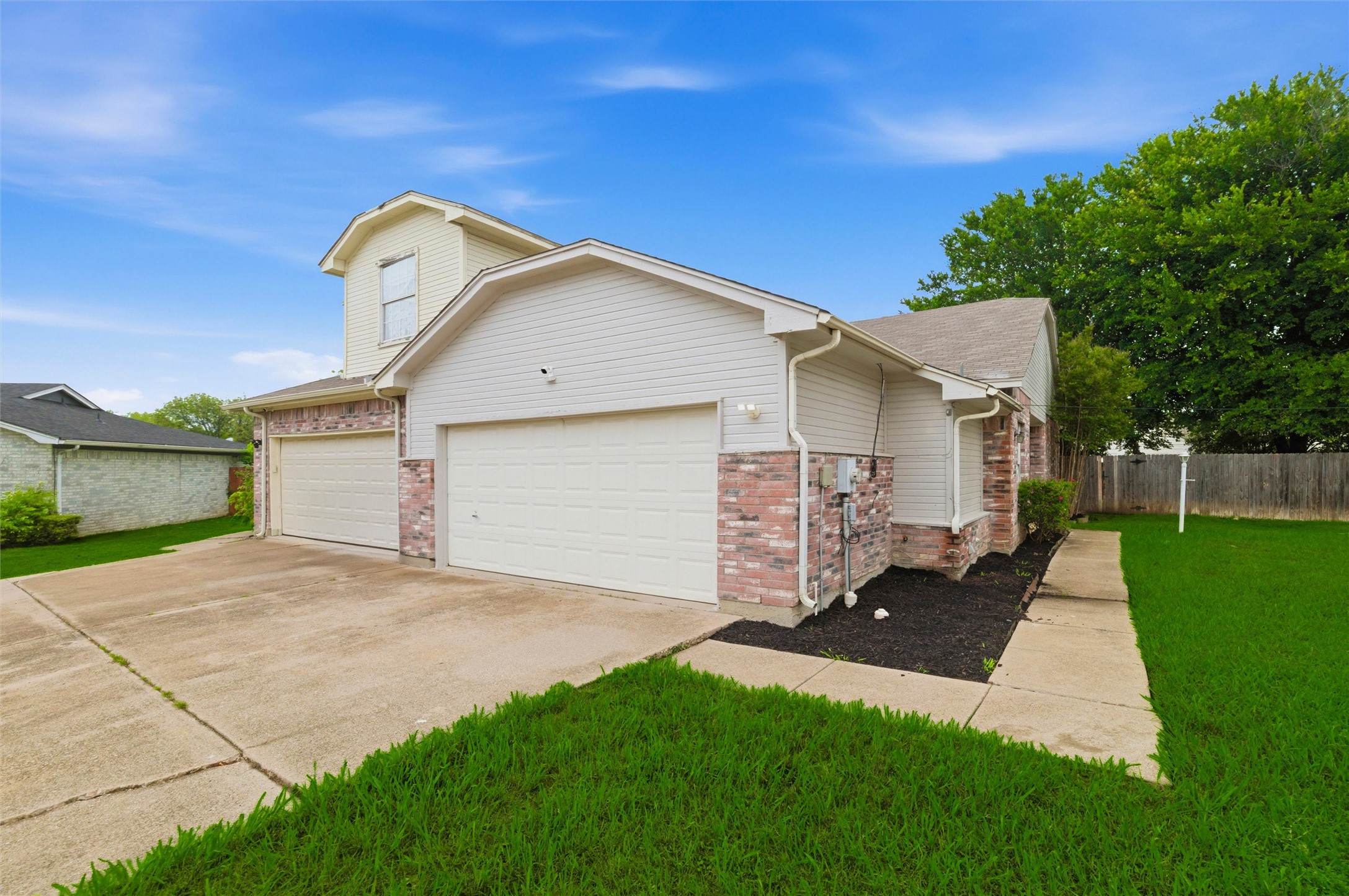 1001 Brenner Court Arlington TX 76017