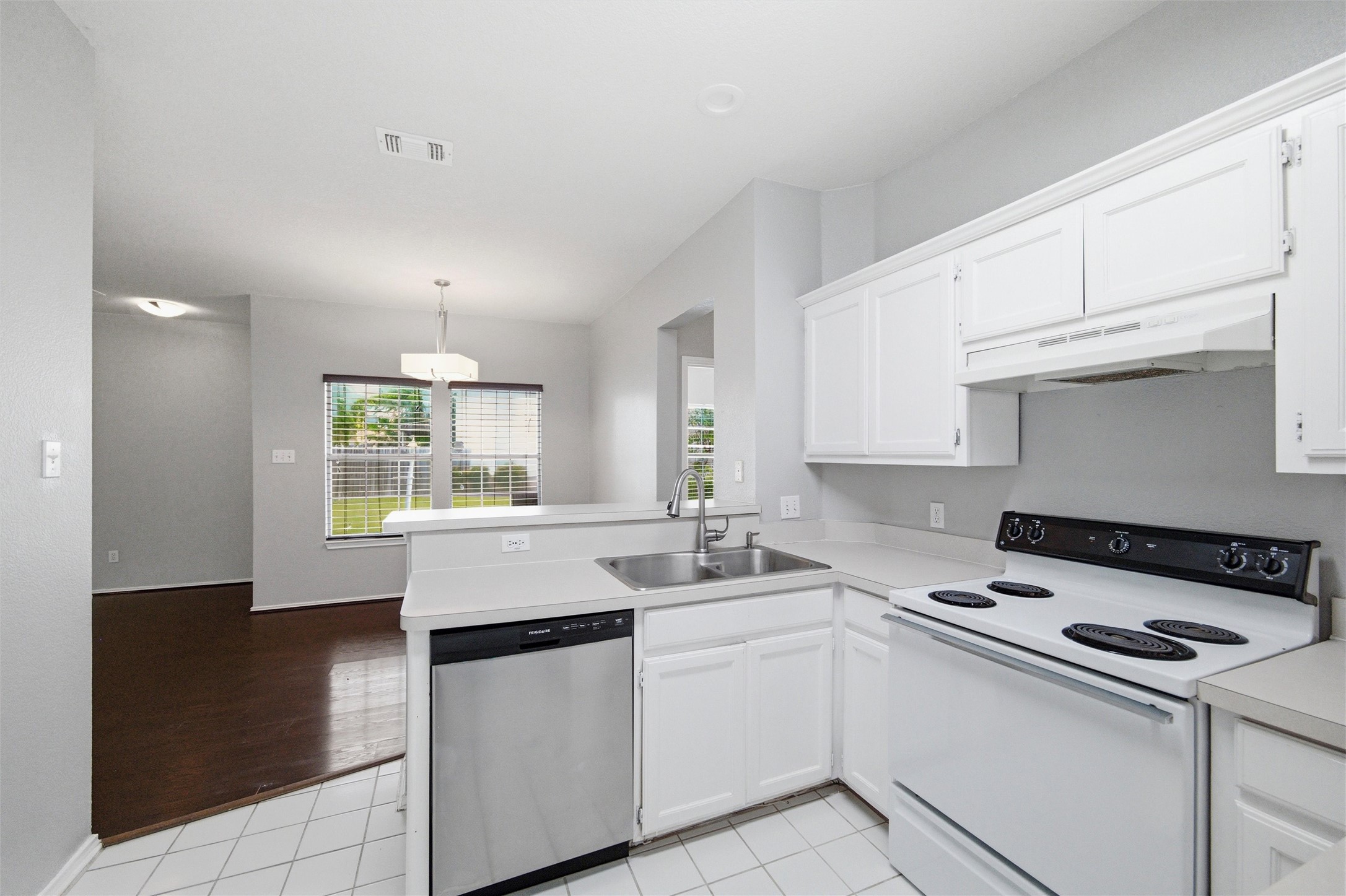 1001 Brenner Court Arlington TX 76017