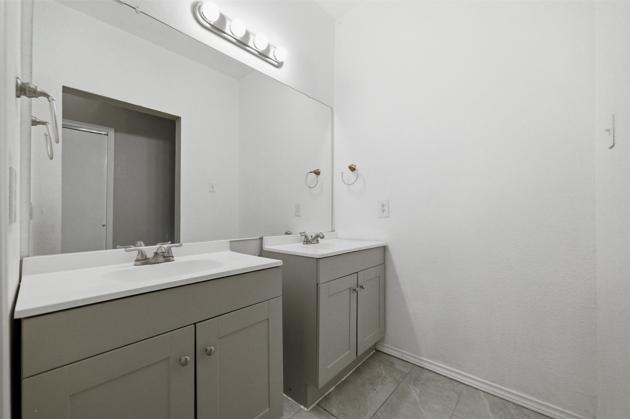 1001 Brenner Court Arlington TX 76017
