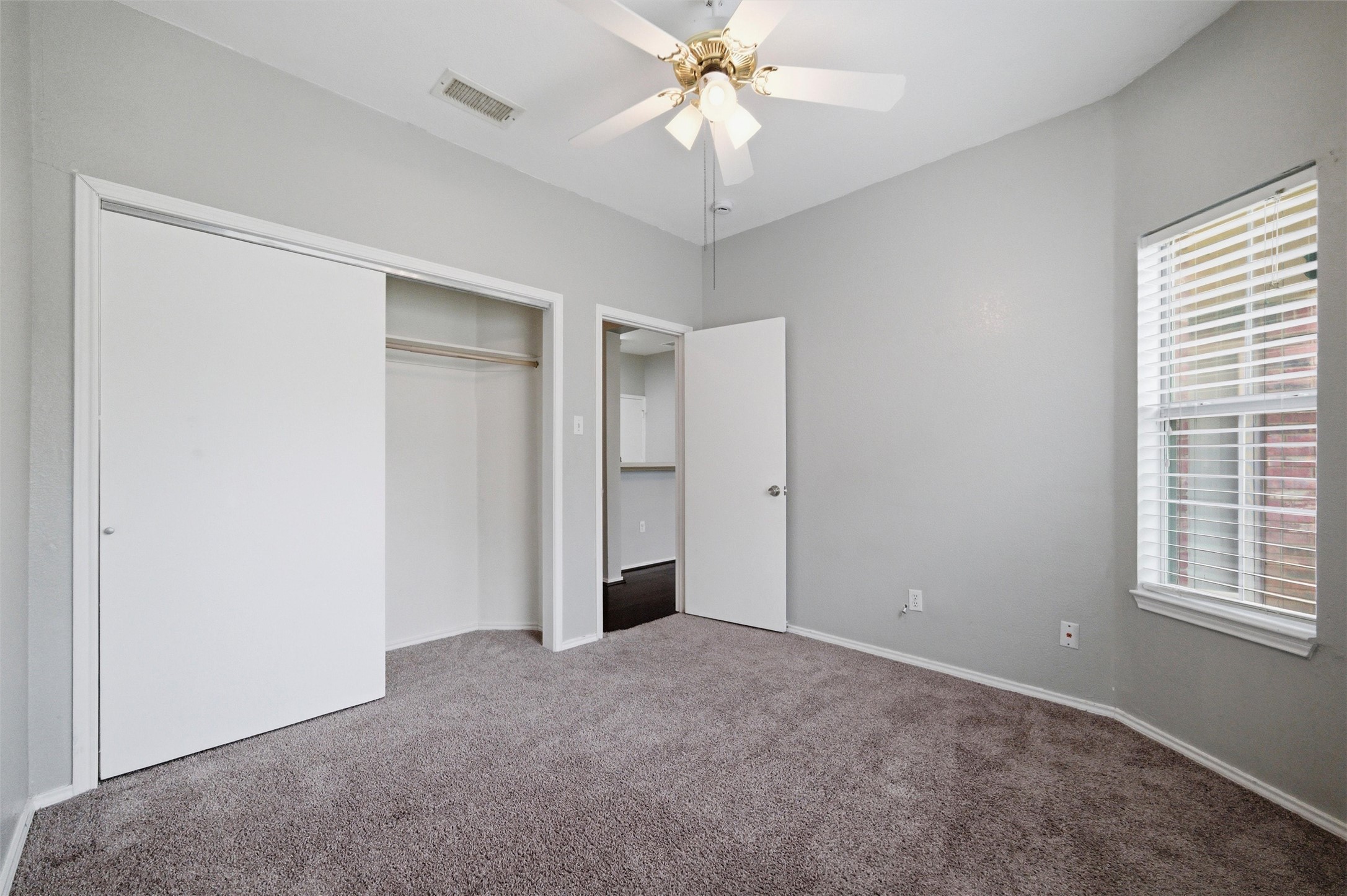 1001 Brenner Court Arlington TX 76017