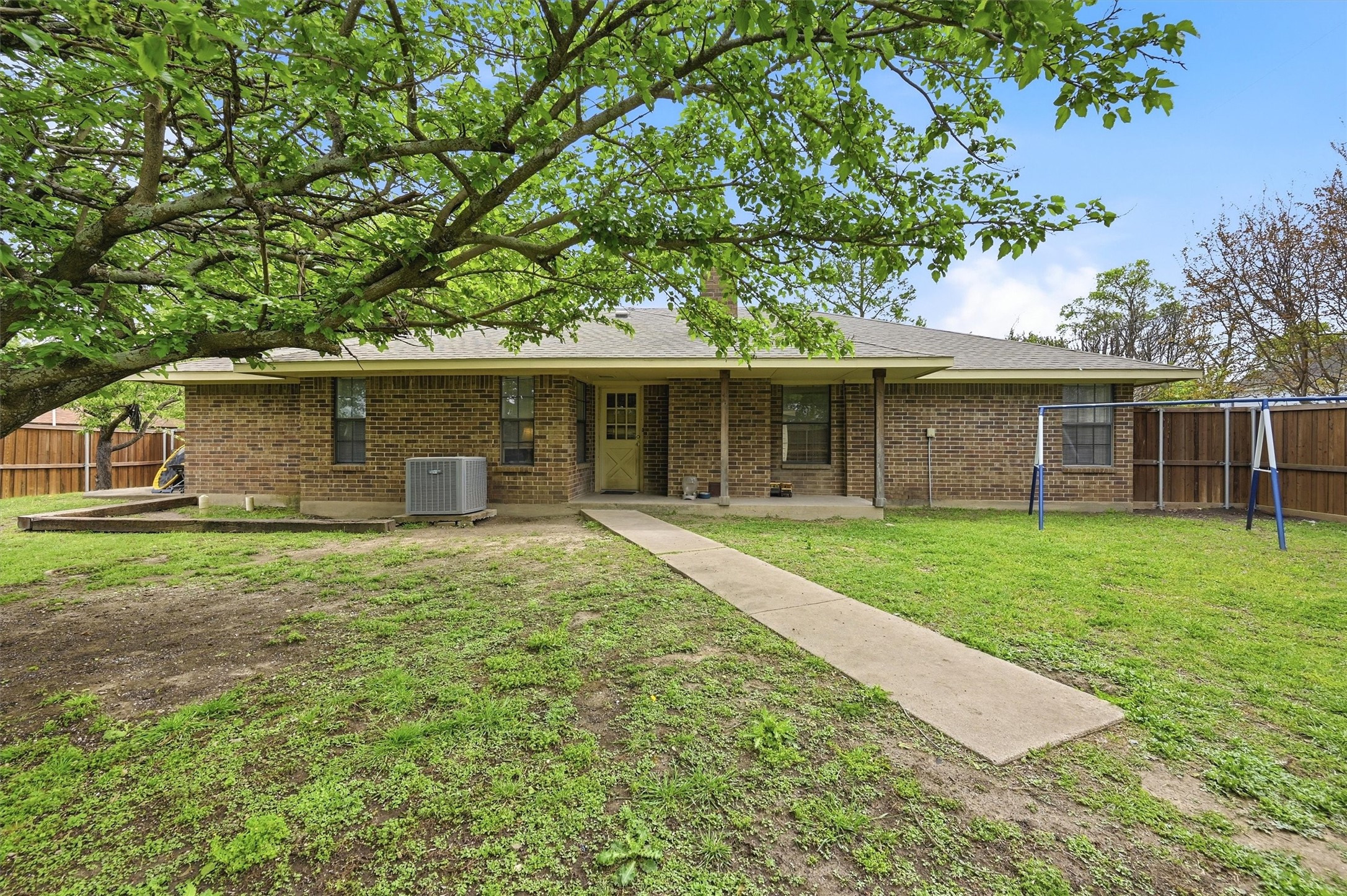 201 N Brown Street Tom Bean TX 75489
