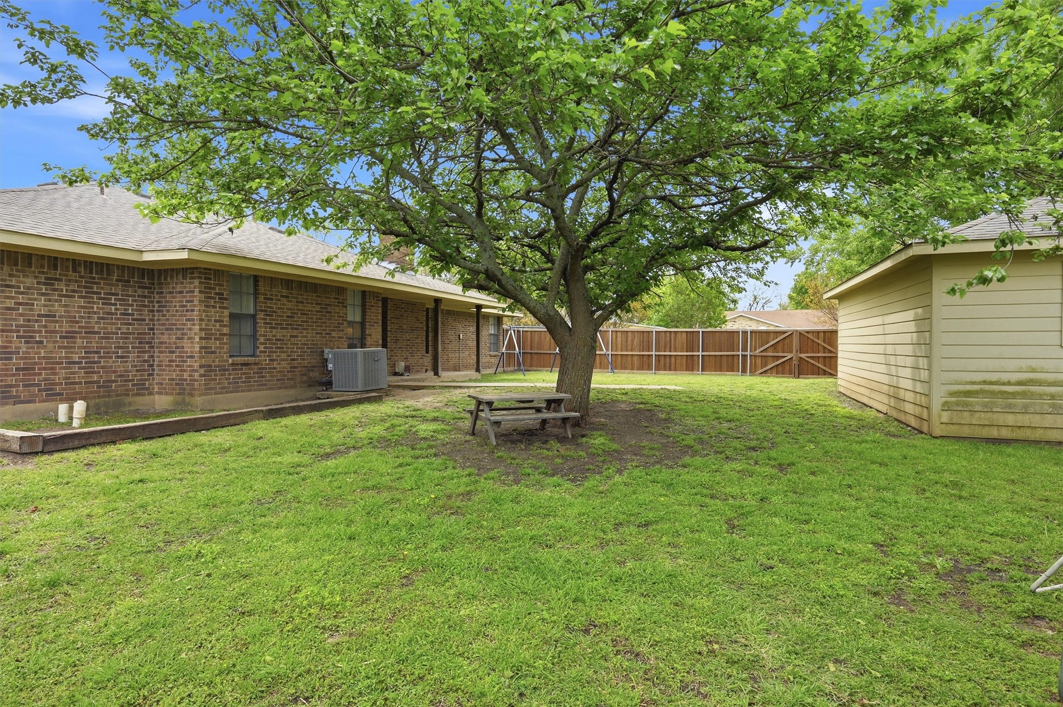 201 N Brown Street Tom Bean TX 75489