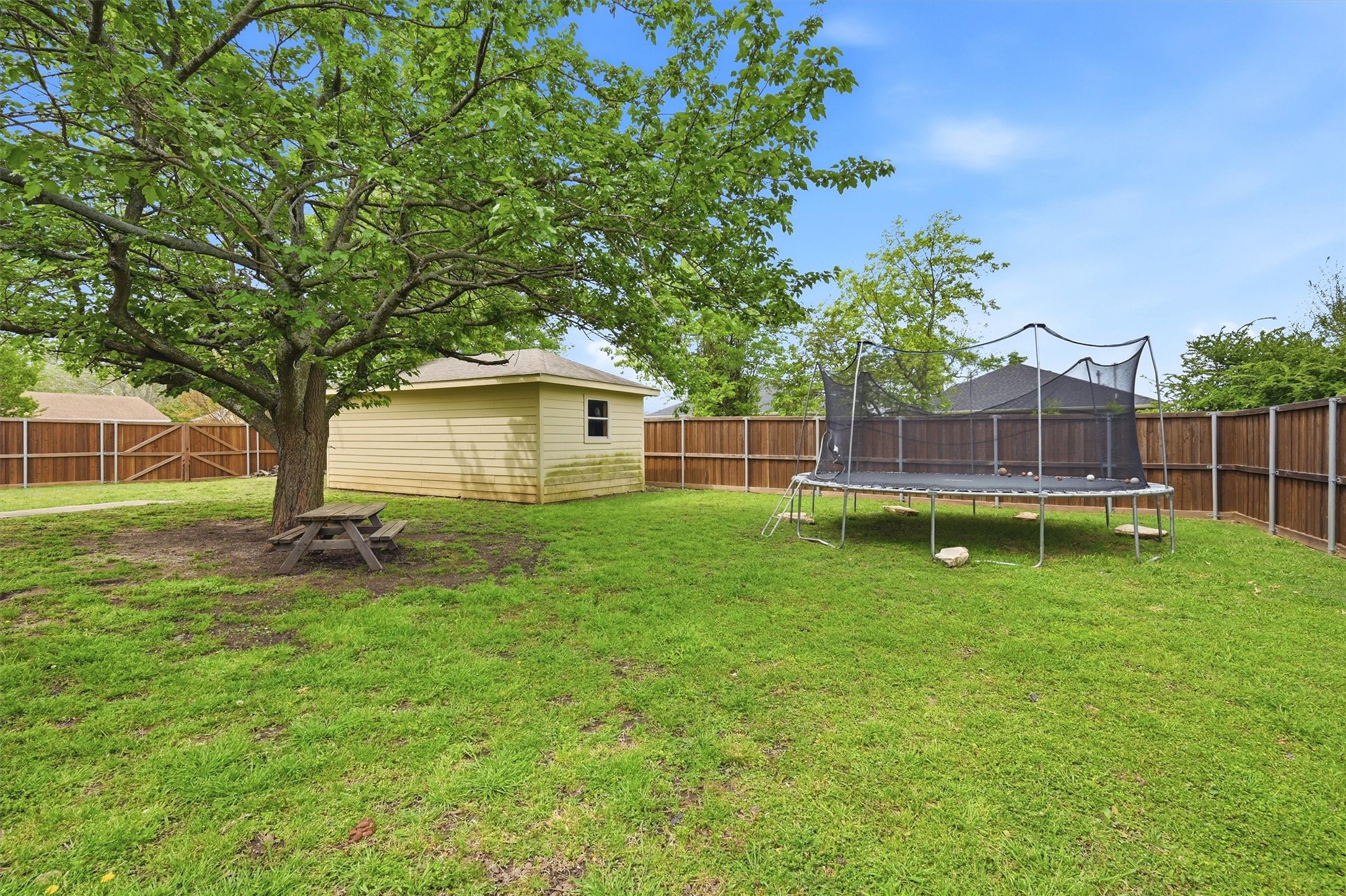 201 N Brown Street Tom Bean TX 75489