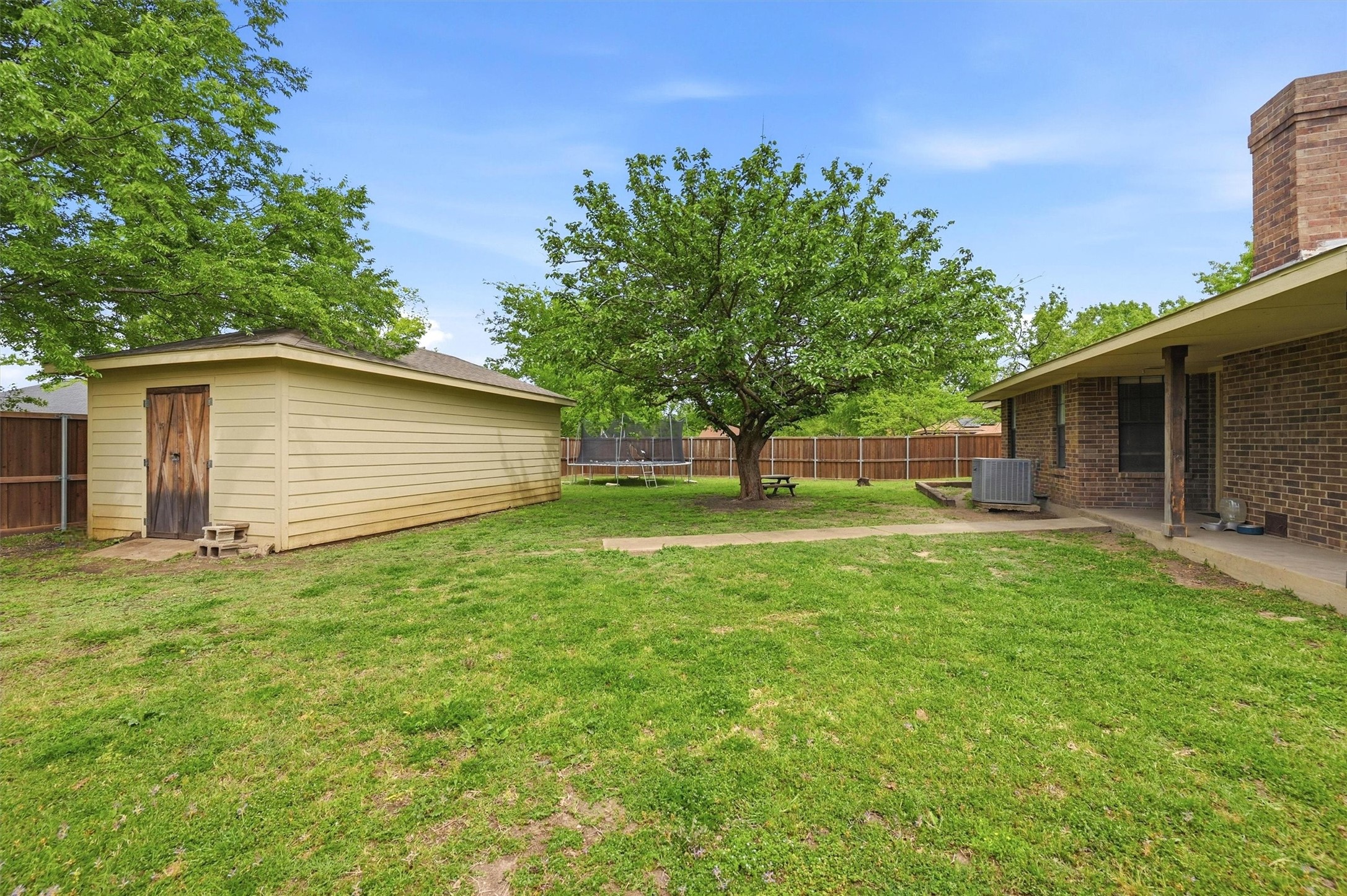 201 N Brown Street Tom Bean TX 75489