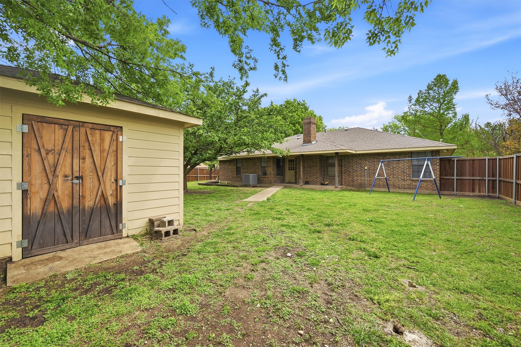 201 N Brown Street Tom Bean TX 75489