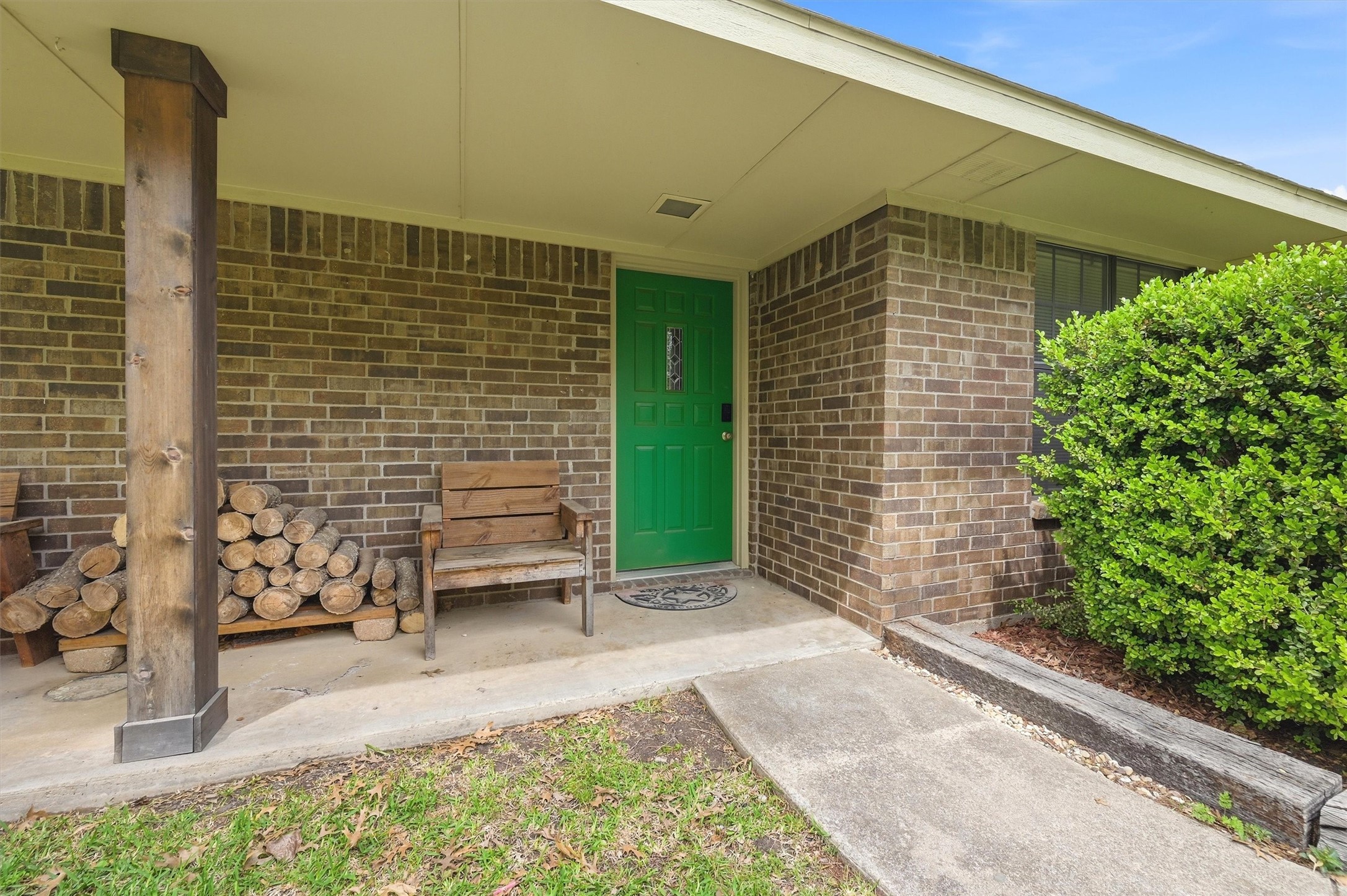 201 N Brown Street Tom Bean TX 75489