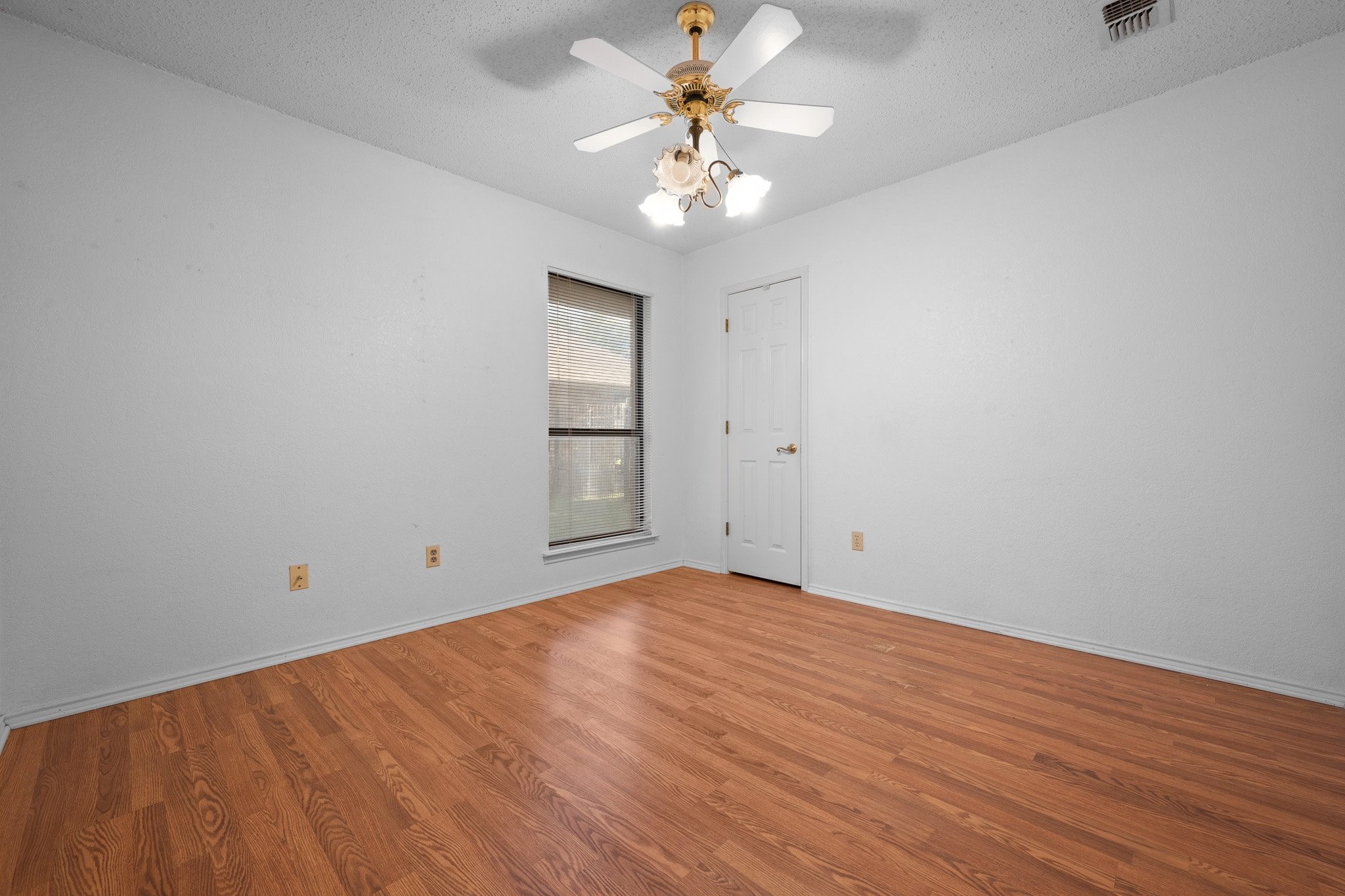 153 Sandlewood Lane Burleson TX 76028