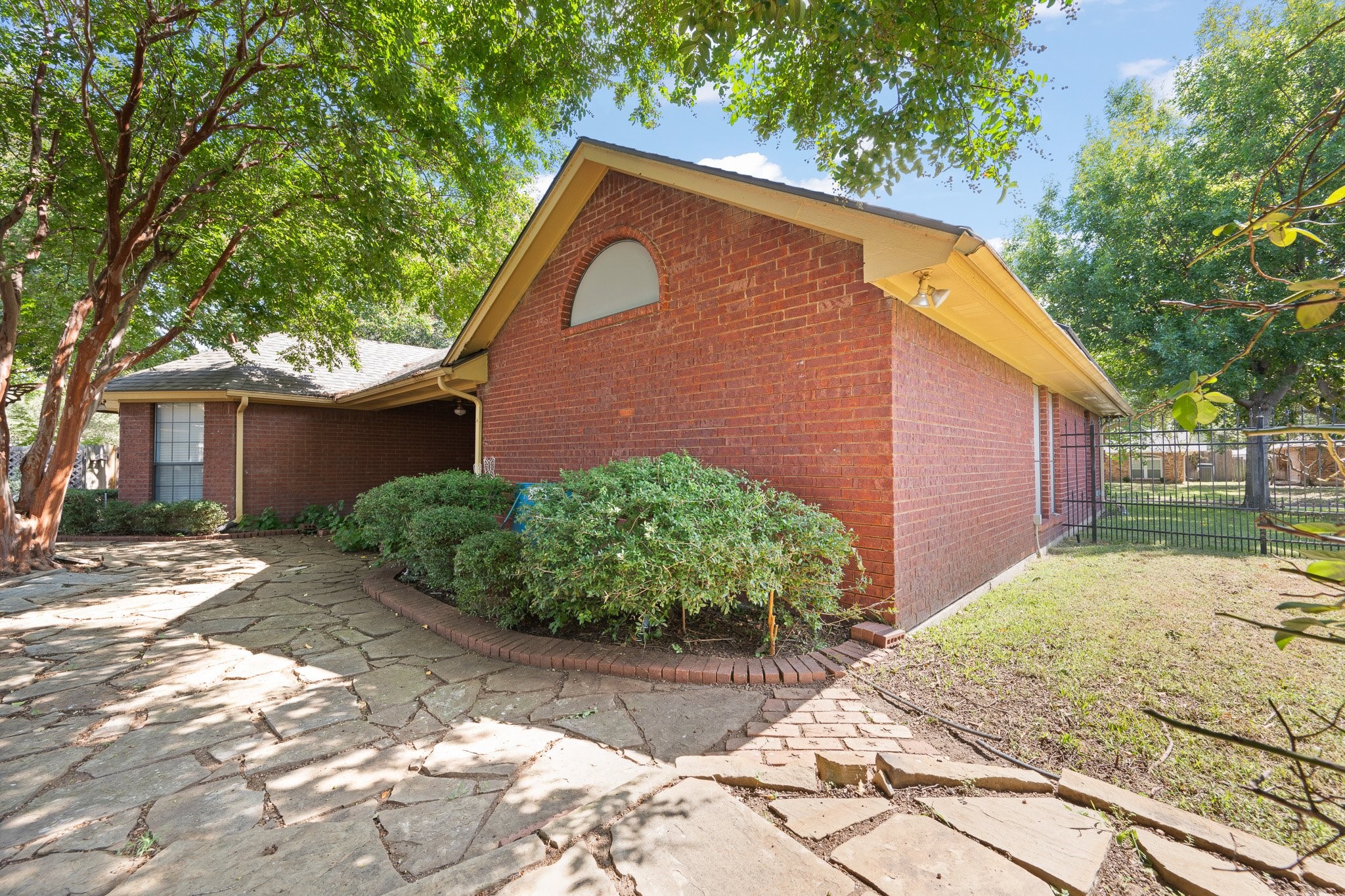 153 Sandlewood Lane Burleson TX 76028