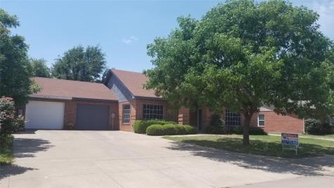 421 Oak Street Burleson TX 76028