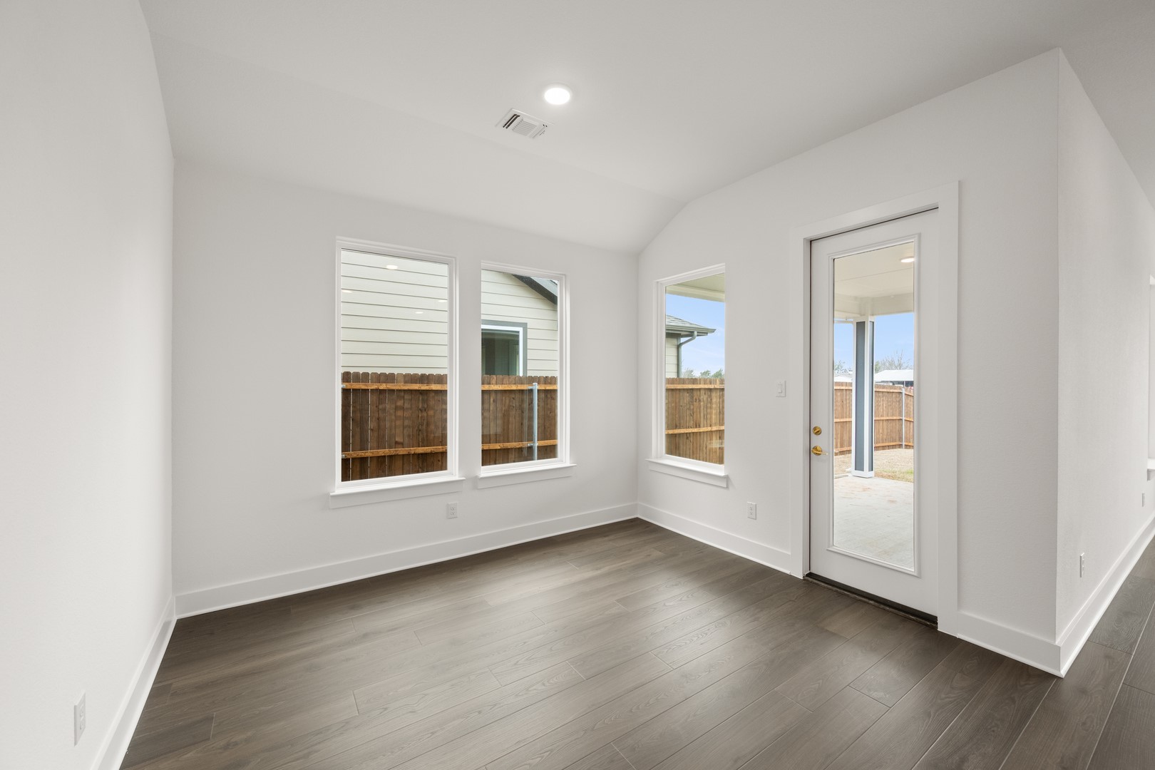 1725 Nesting Robin Lane Denton TX 76249