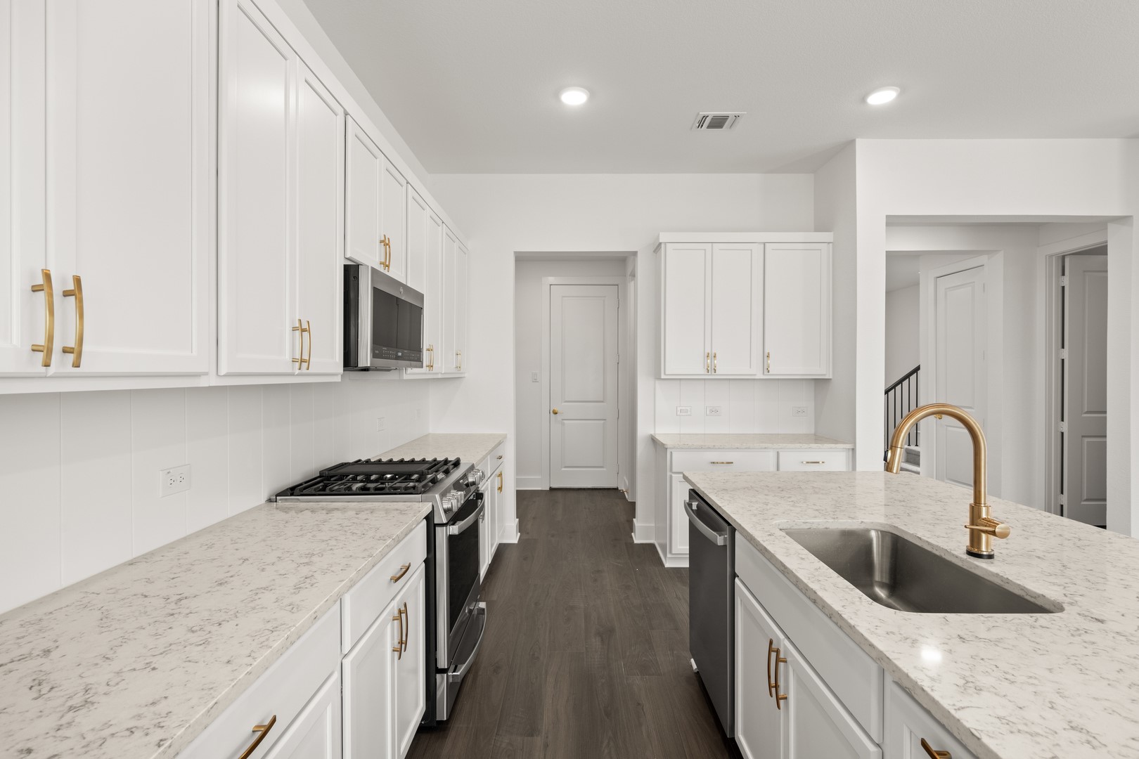 1725 Nesting Robin Lane Denton TX 76249