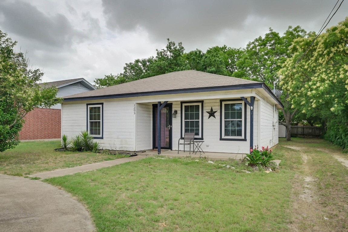 1205 Country Club Road Cleburne TX 76033