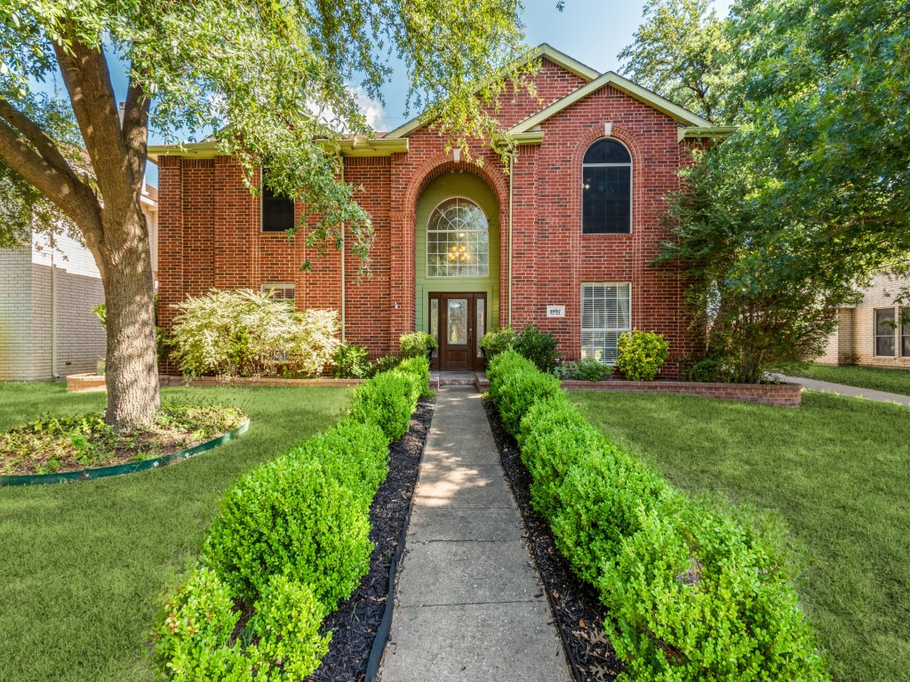 1937 Pin Oak Lane Lancaster TX 75146