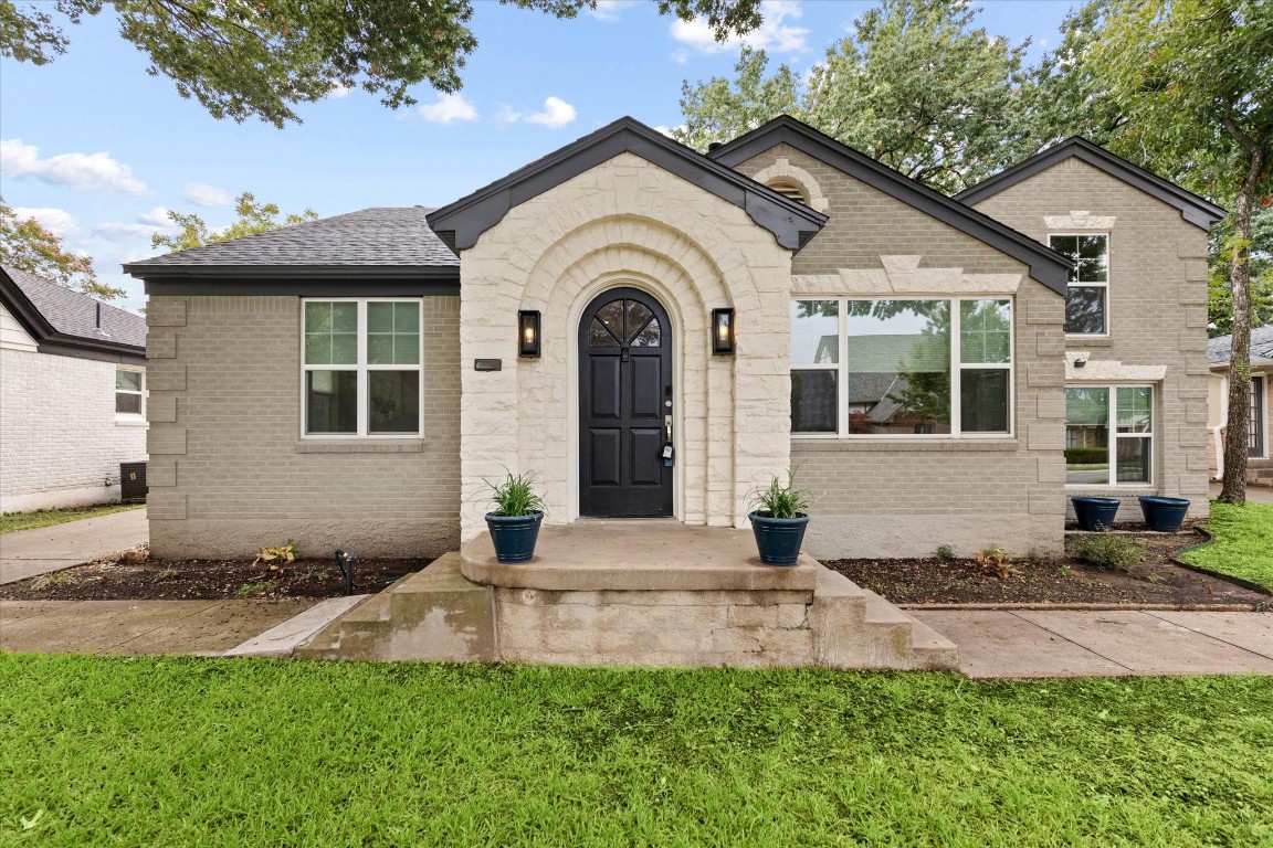 2534 Alco Avenue Dallas TX 75211