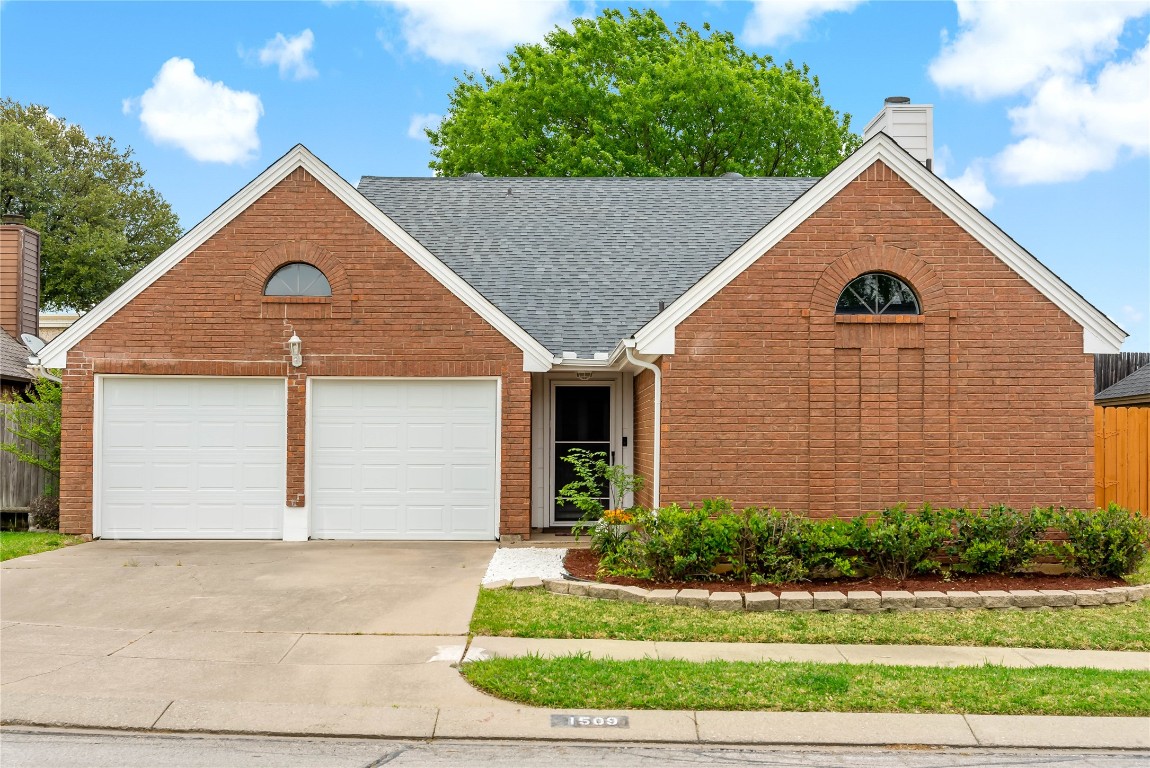 1509 Autumn Chase Square Bedford TX 76022