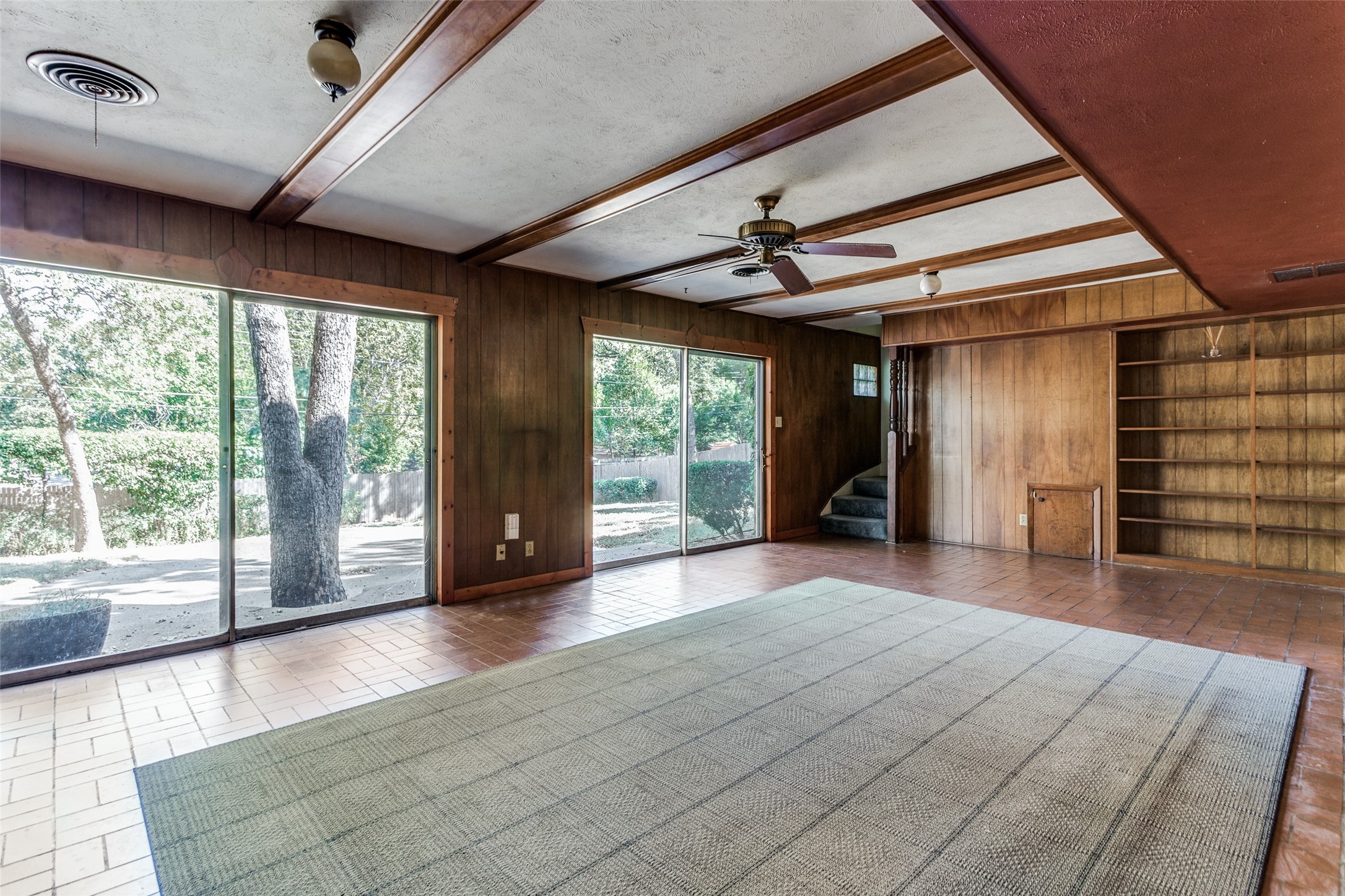 713 N Bowen Road Arlington TX 76012