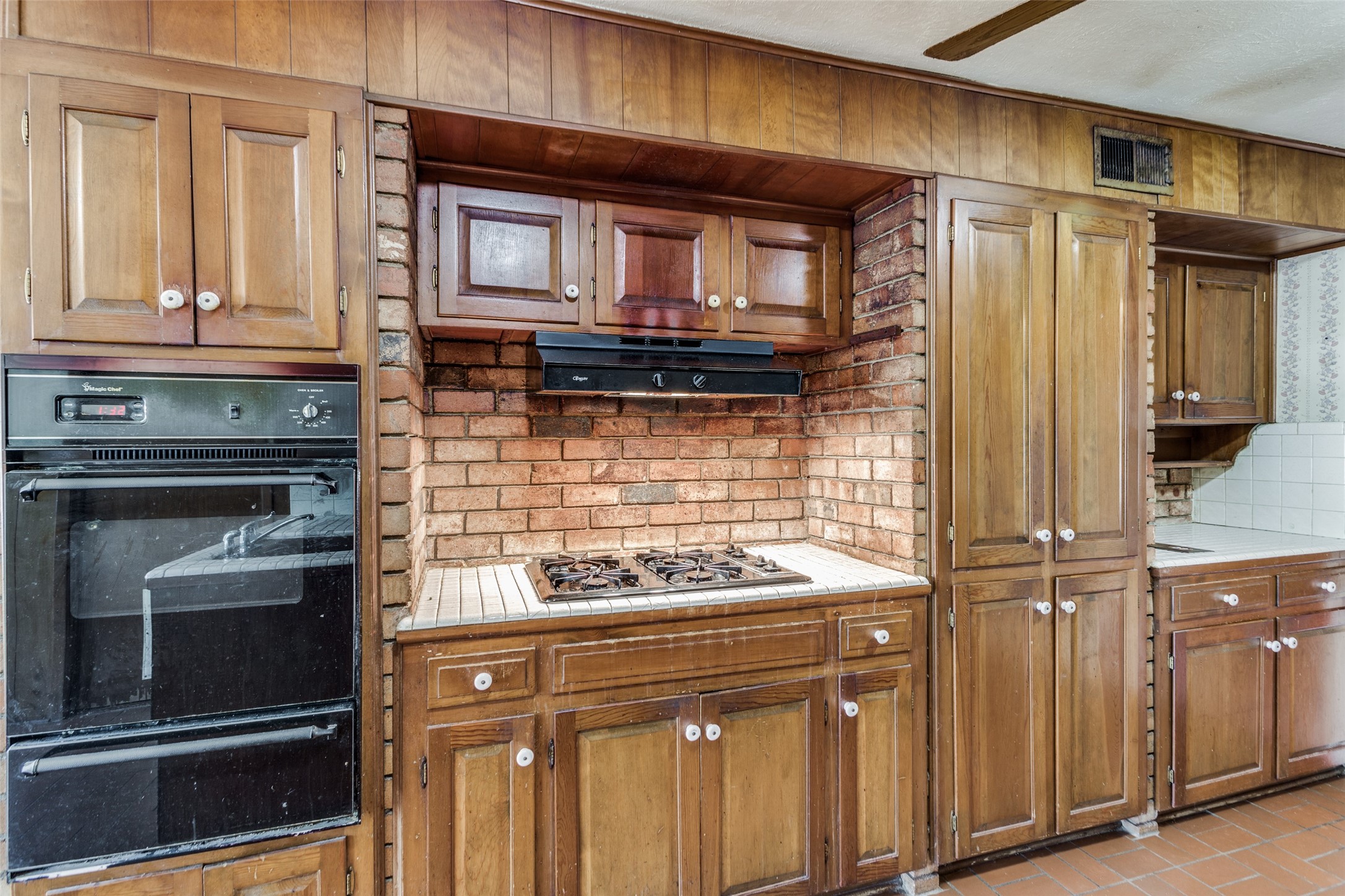 713 N Bowen Road Arlington TX 76012