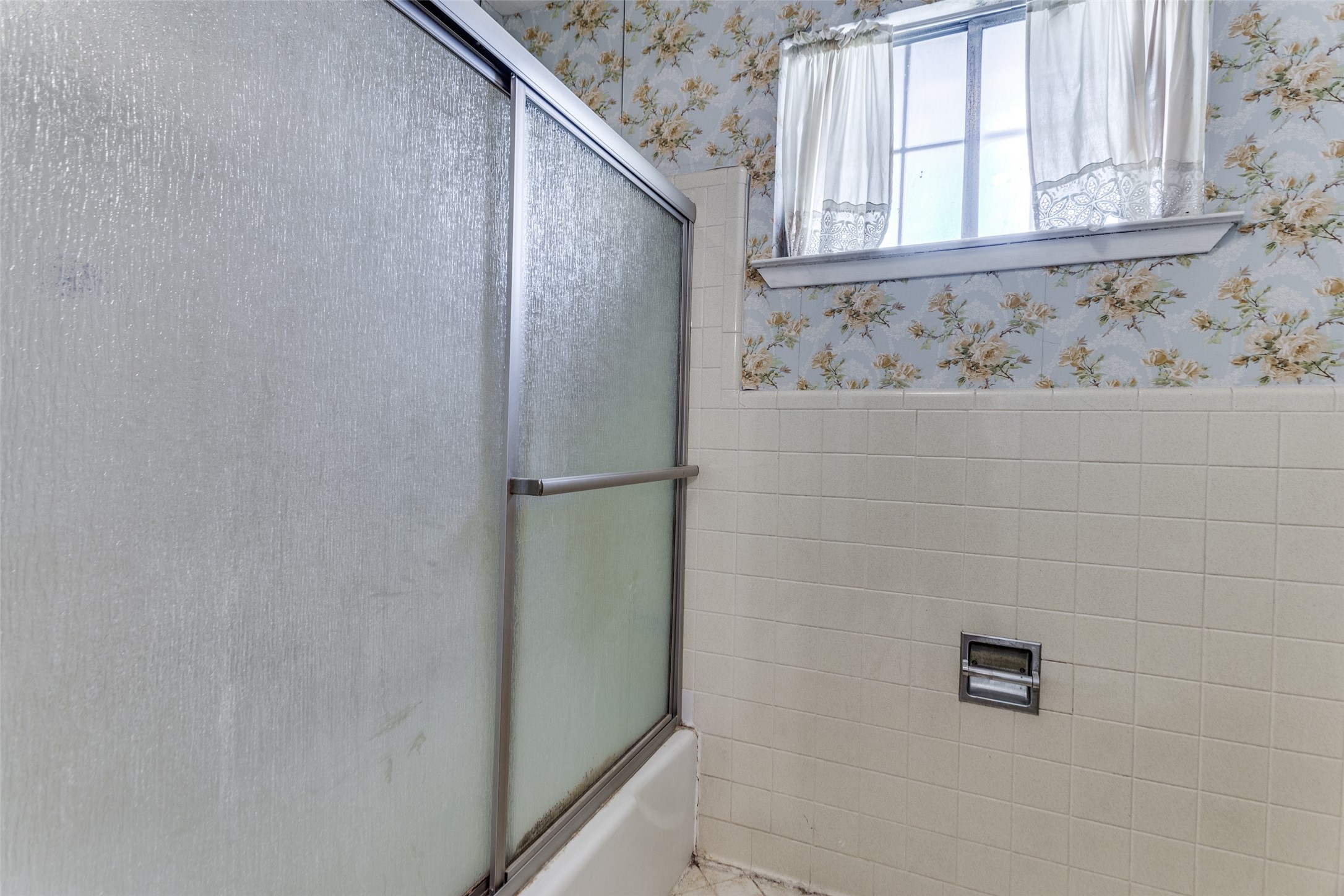 713 N Bowen Road Arlington TX 76012