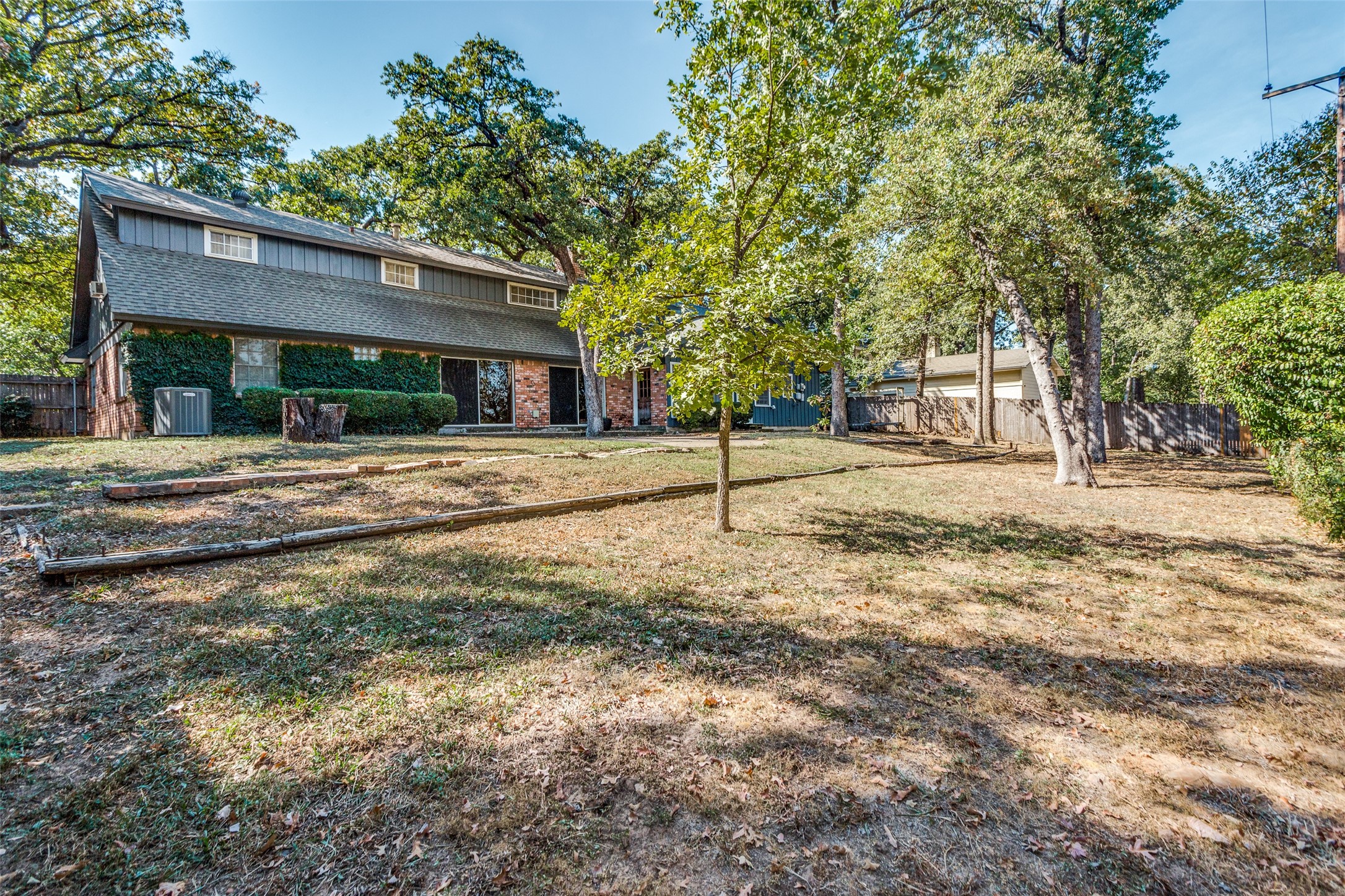 713 N Bowen Road Arlington TX 76012