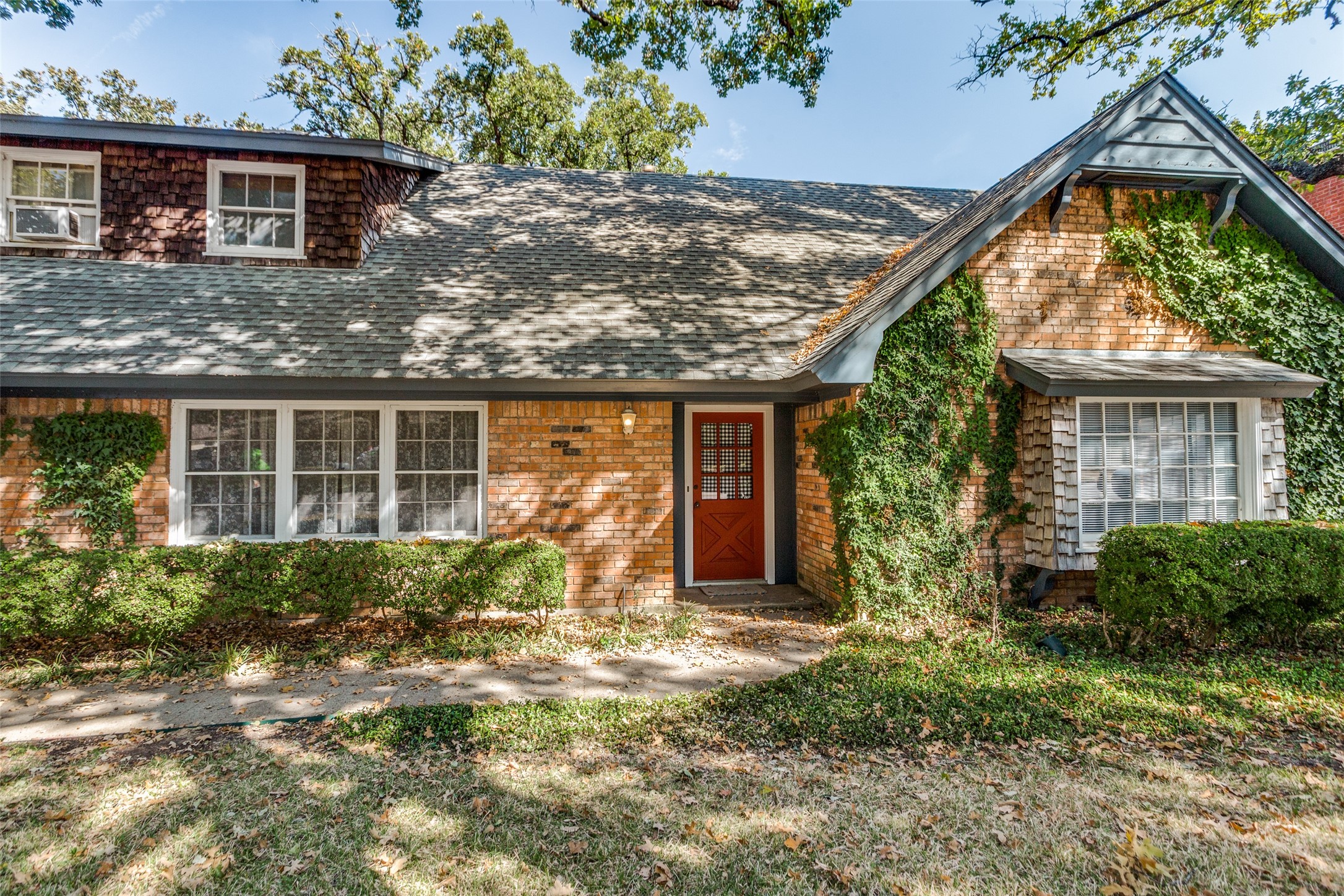 713 N Bowen Road Arlington TX 76012