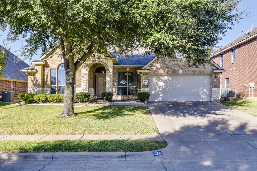 834 Greenwood Drive Burleson TX 76028