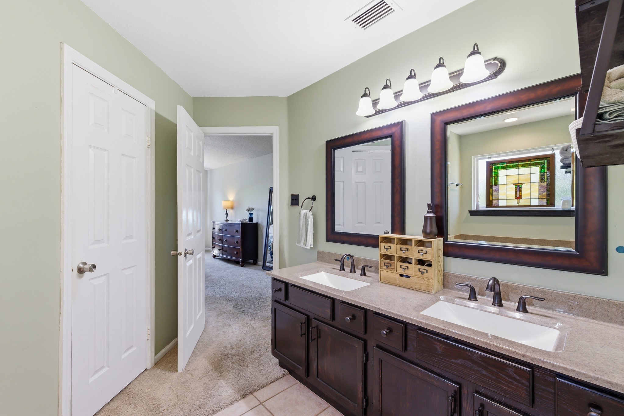 1229 Oxford Lane Grapevine TX 76051