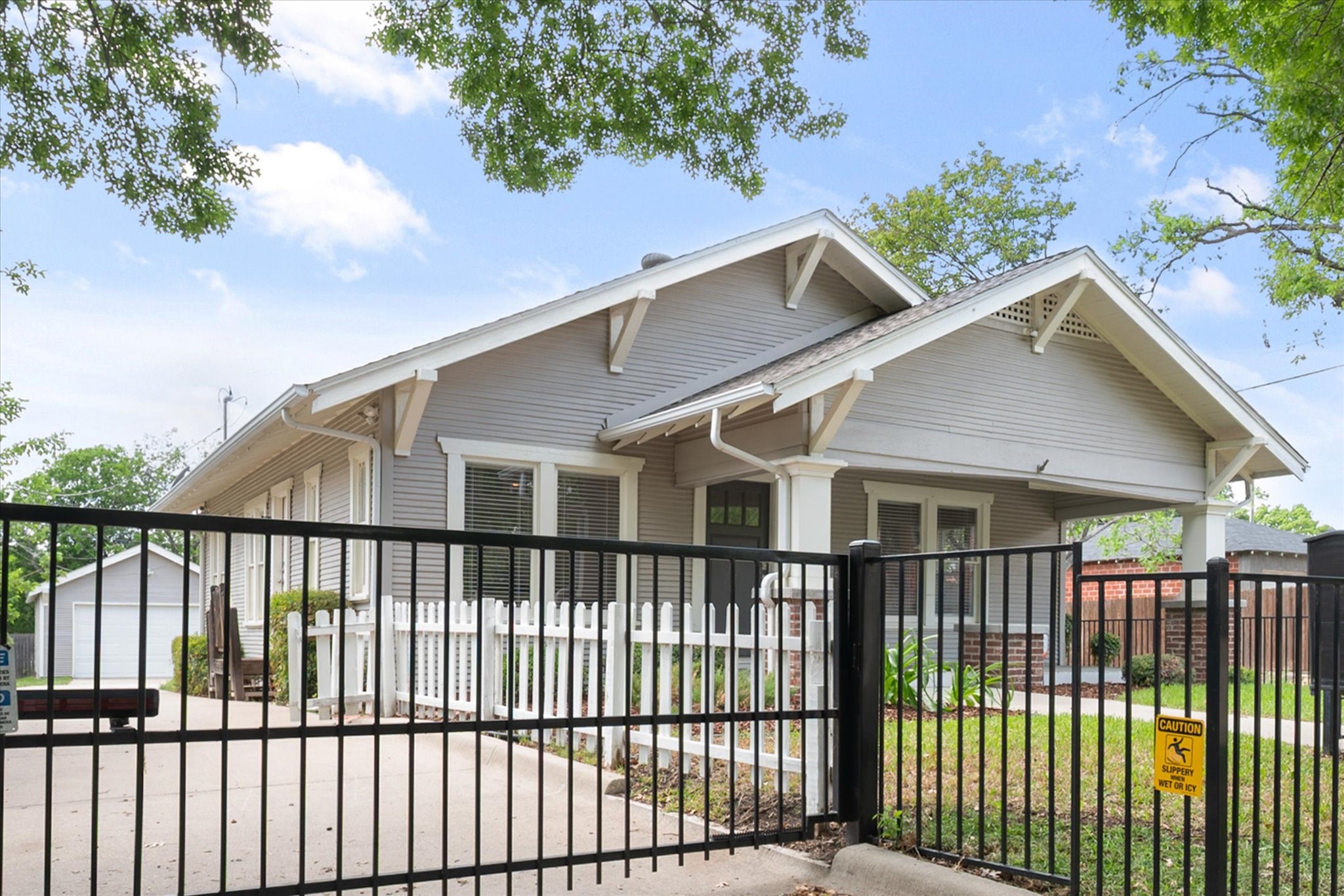 2700 College Avenue Fort Worth TX 76110