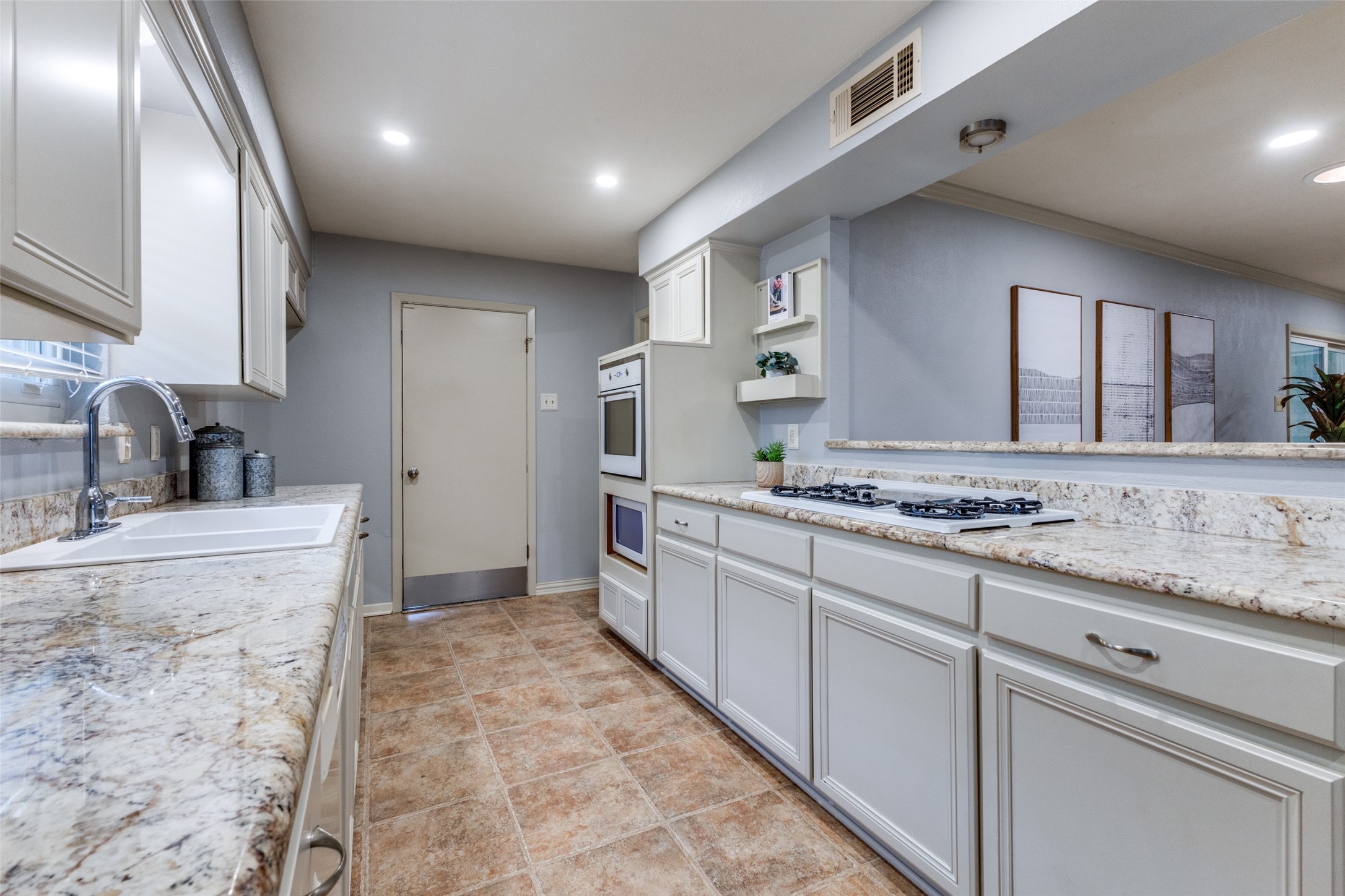 2223 Babalos Lane Dallas TX 75228