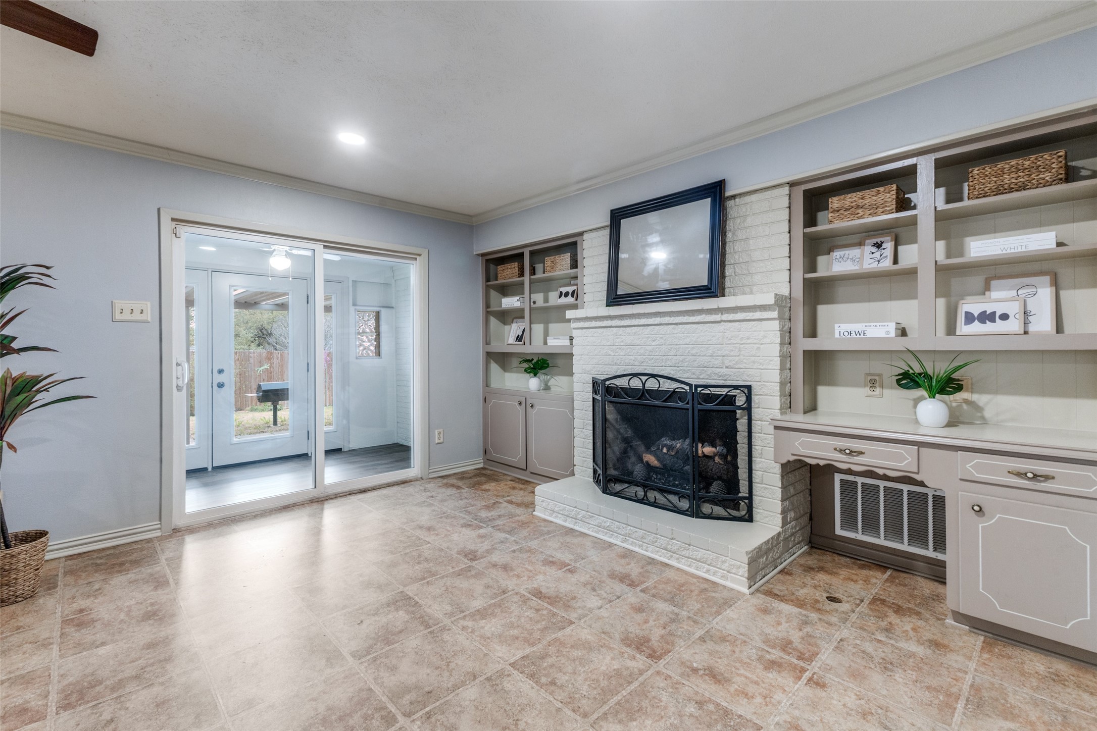 2223 Babalos Lane Dallas TX 75228