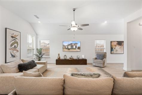 2804 Claude White Creek Mckinney TX 75071