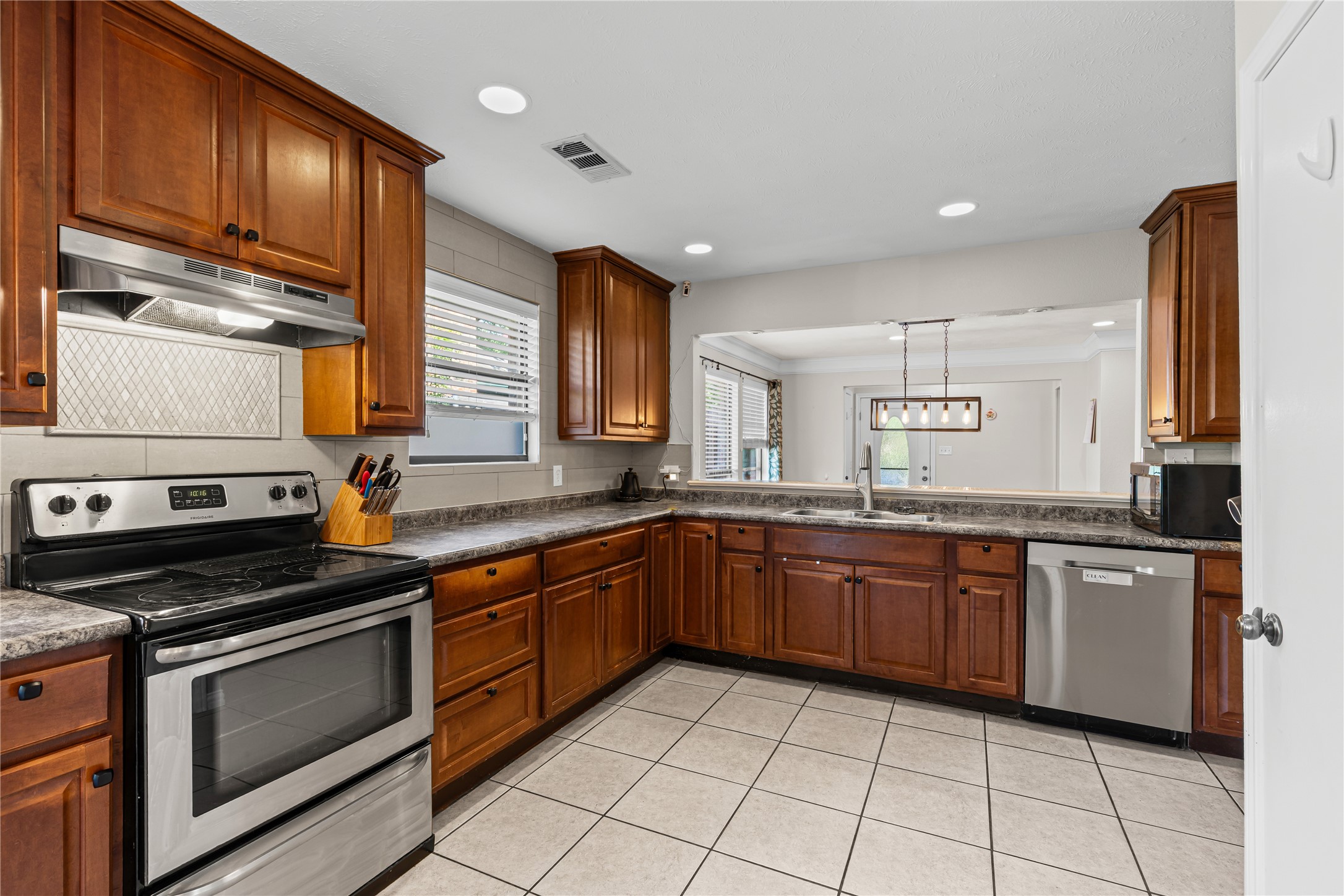 3046 Westforest Drive Dallas TX 75229