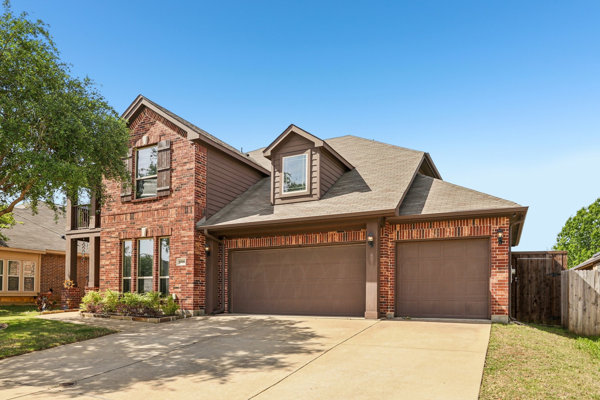 8308 Spitfire Trail Aubrey TX 76227