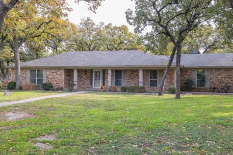 1920 Thousand Oaks Drive Burleson TX 76028