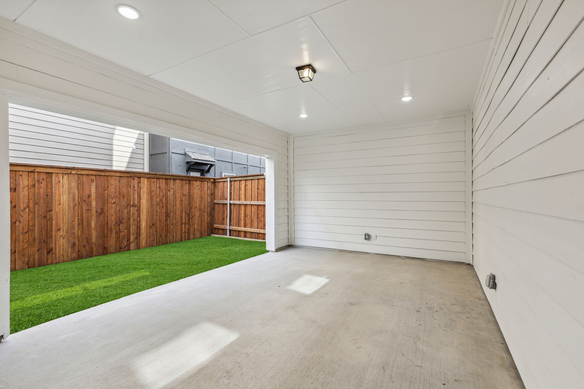 2644 Carmelita Street Dallas TX 75212