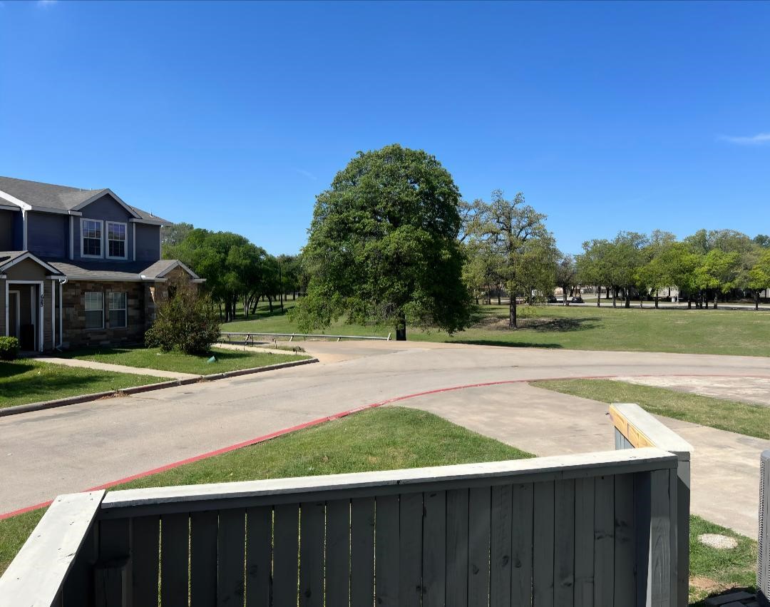 815 Ventura Park Irving TX 75061