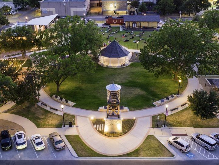 815 Ventura Park Irving TX 75061
