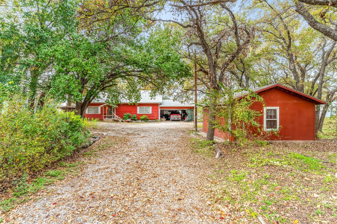 302 County Road 565 Eastland TX 76448