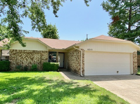 6215 Fernwood Drive Arlington TX 76001