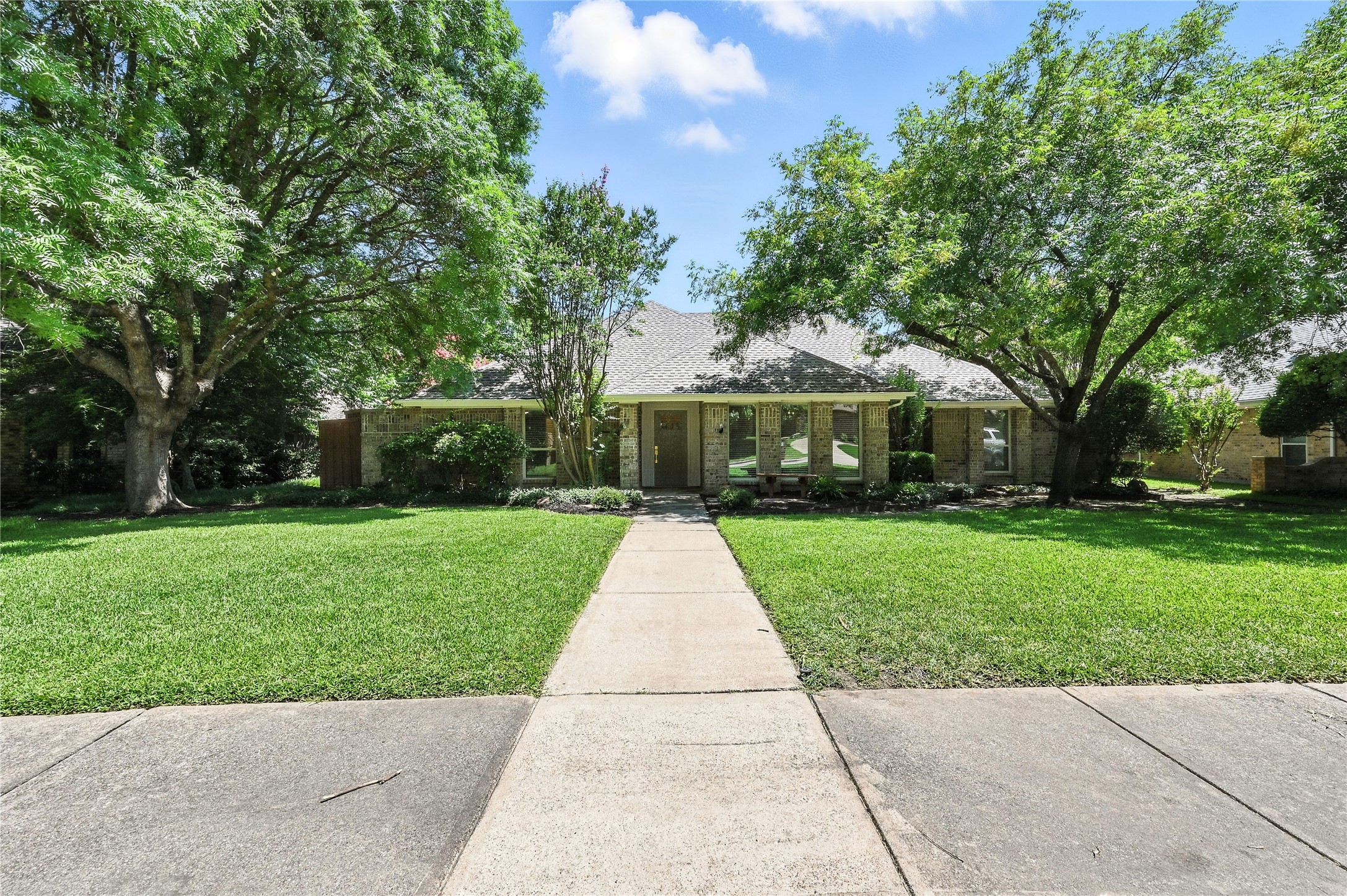 2016 Chestnut Hill Lane Richardson TX 75082