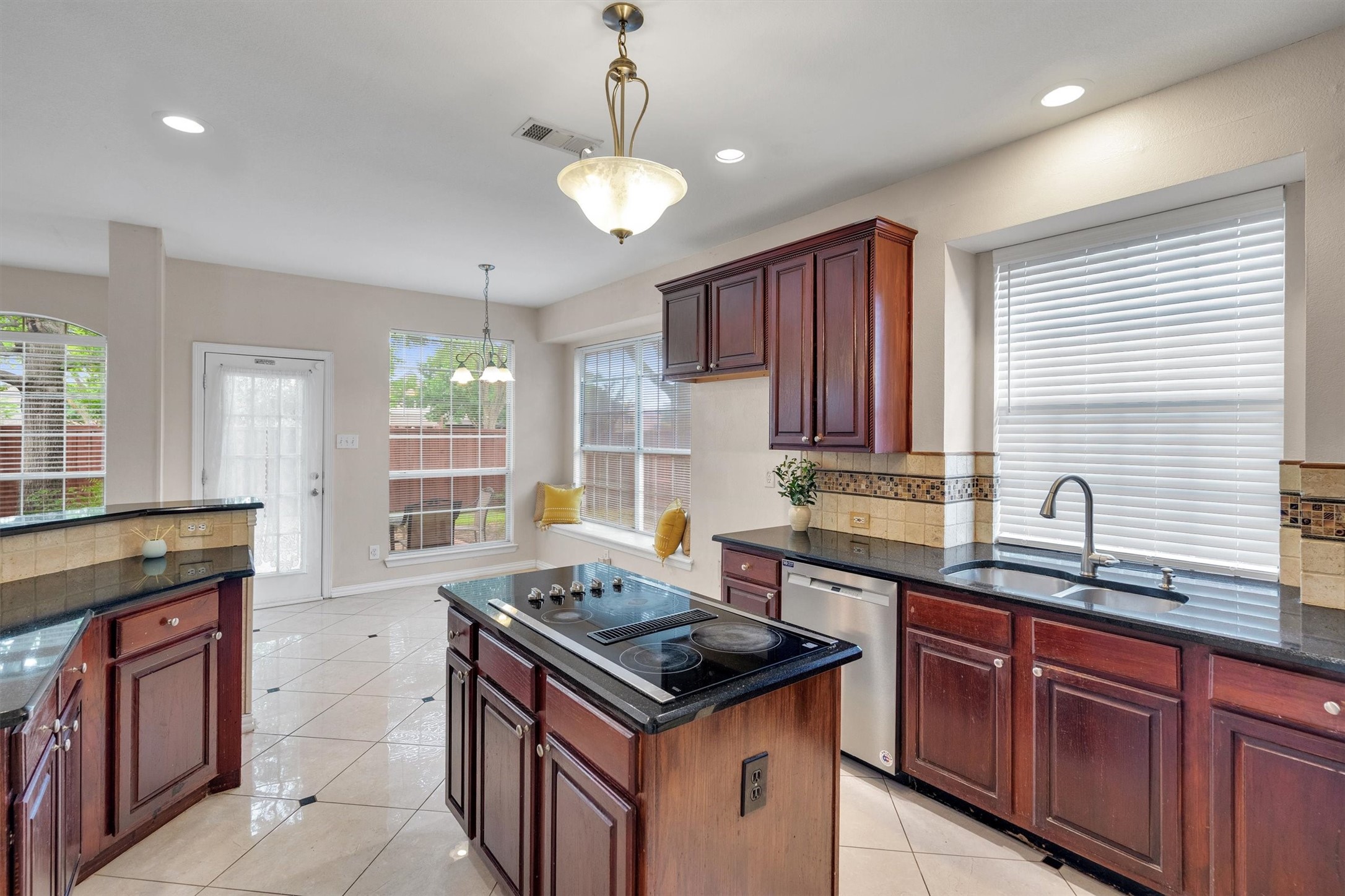 921 Brown Trail Coppell TX 75019