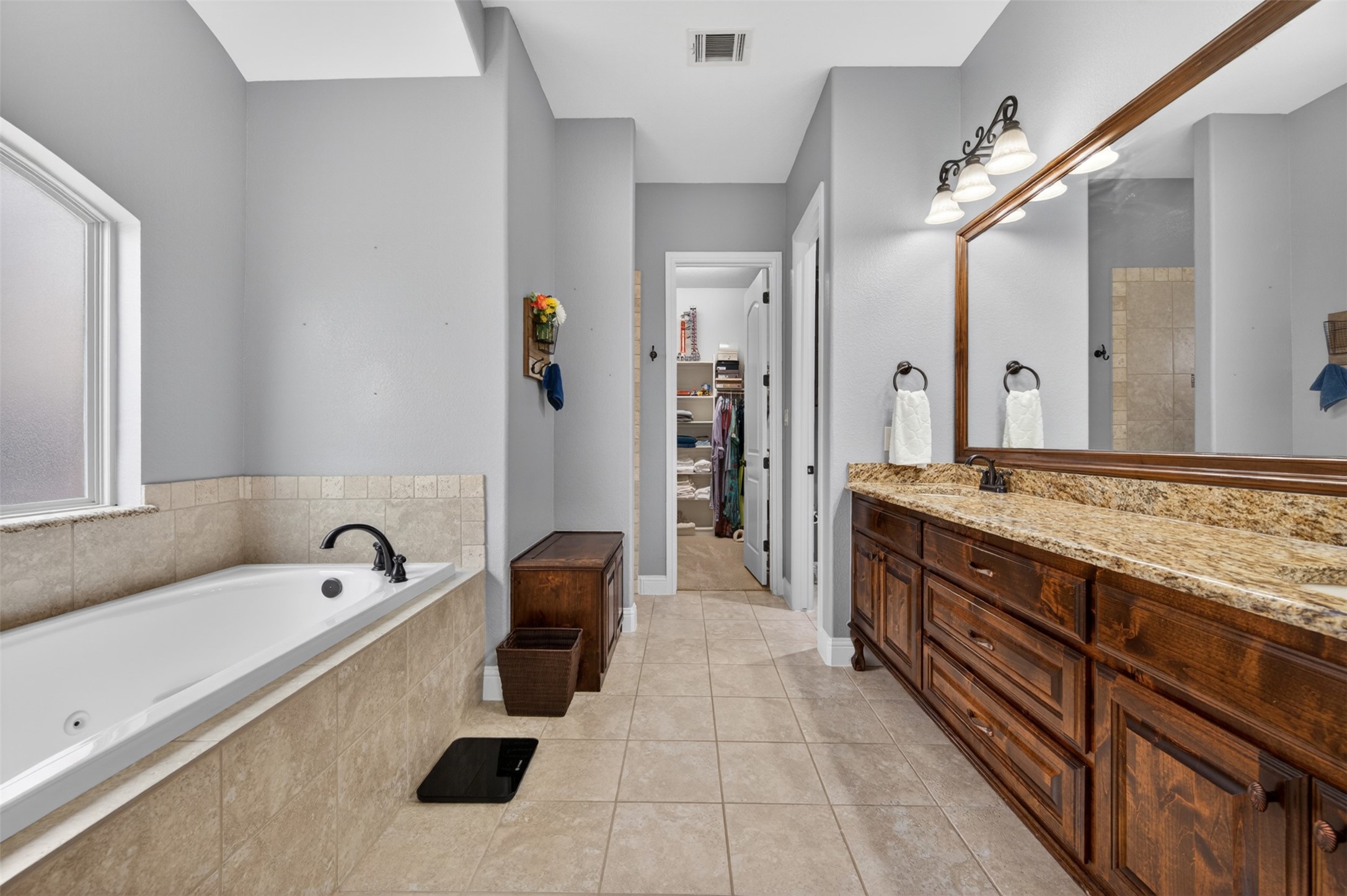 7112 Chimney Creek Drive North Richland Hills TX 76182