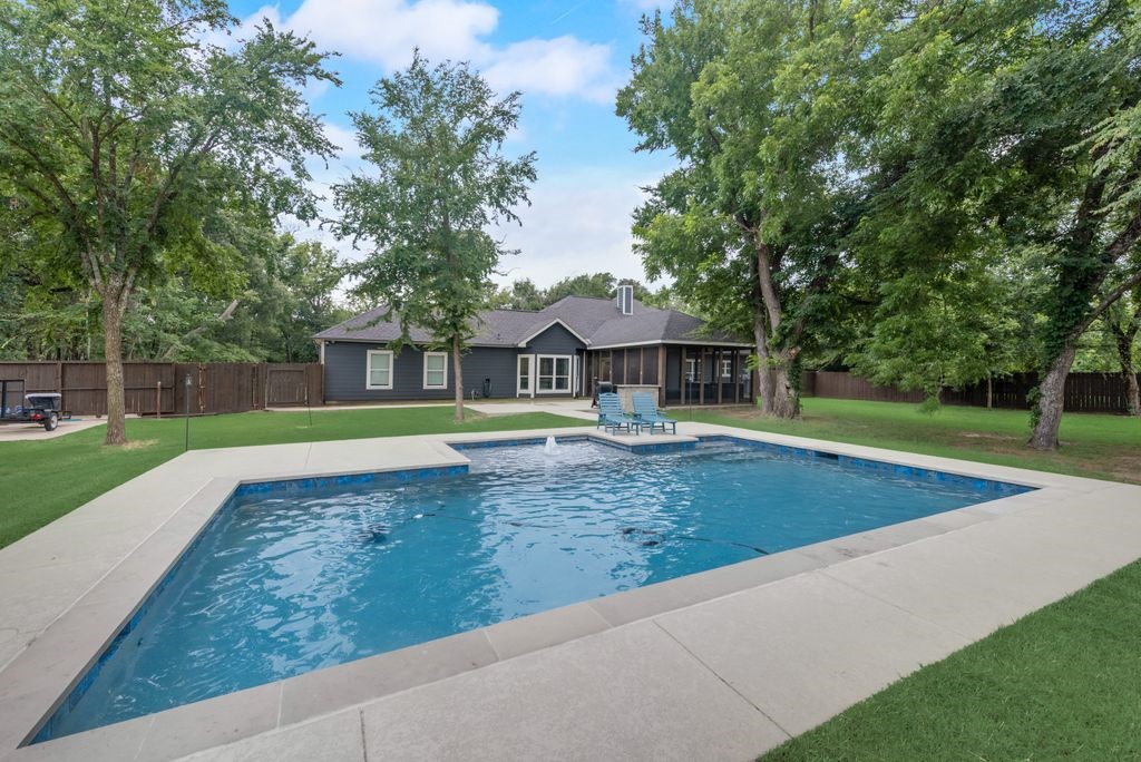 733 Waters Edge Drive Corsicana TX 75109