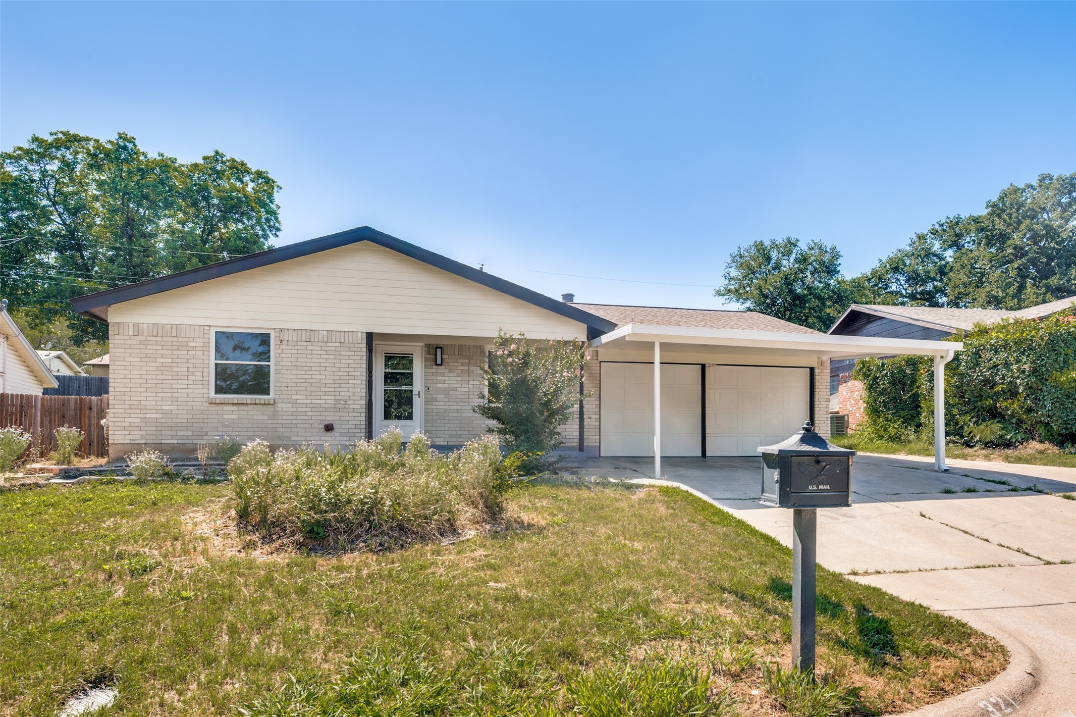 321 Holder Drive Hurst TX 76053