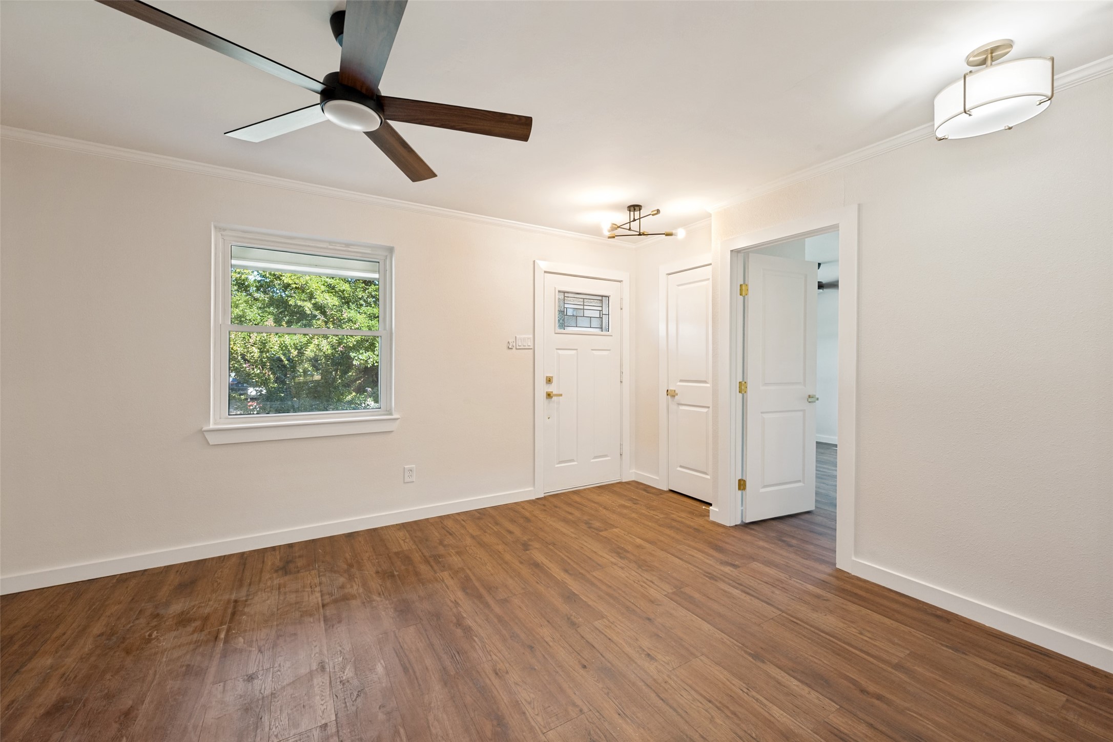 321 Holder Drive Hurst TX 76053