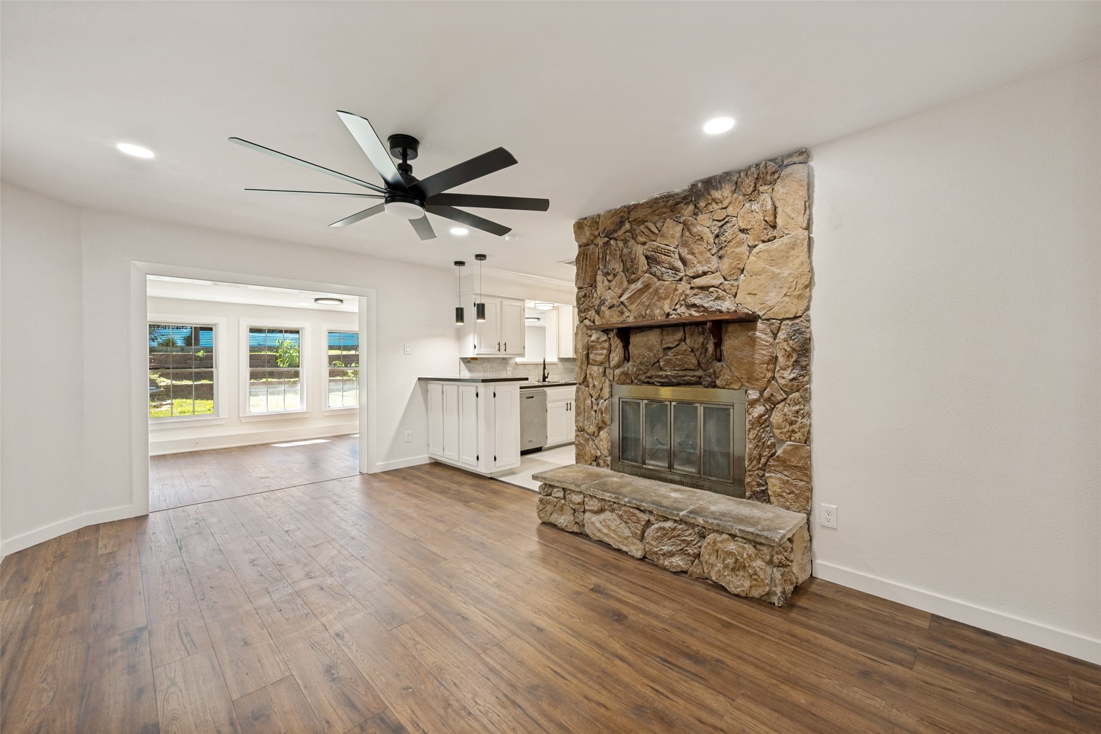 321 Holder Drive Hurst TX 76053
