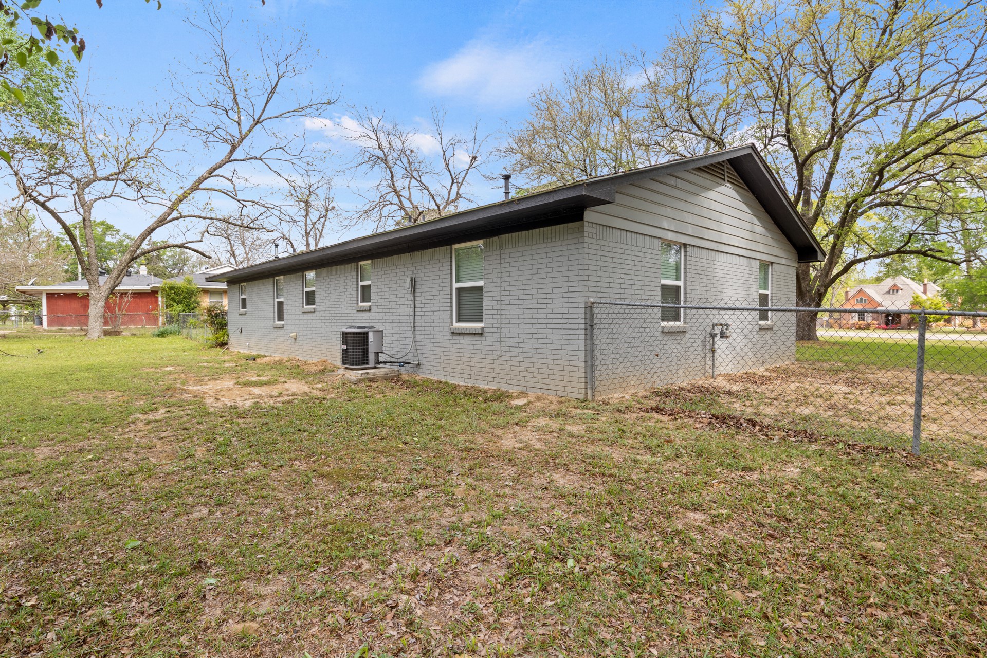 802 Quitman Street Pittsburg TX 75686