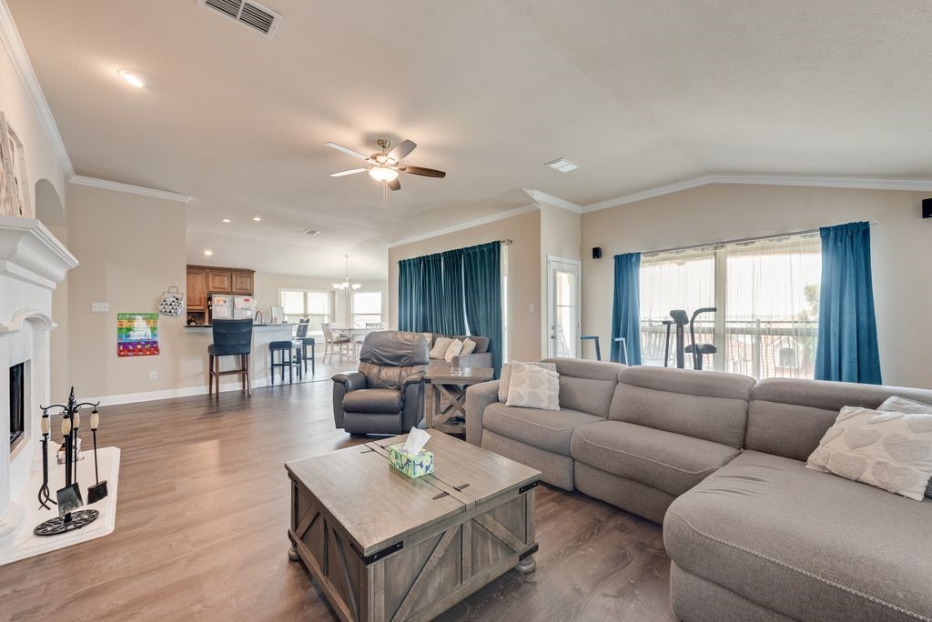 1913 Huron Drive Rockwall TX 75087