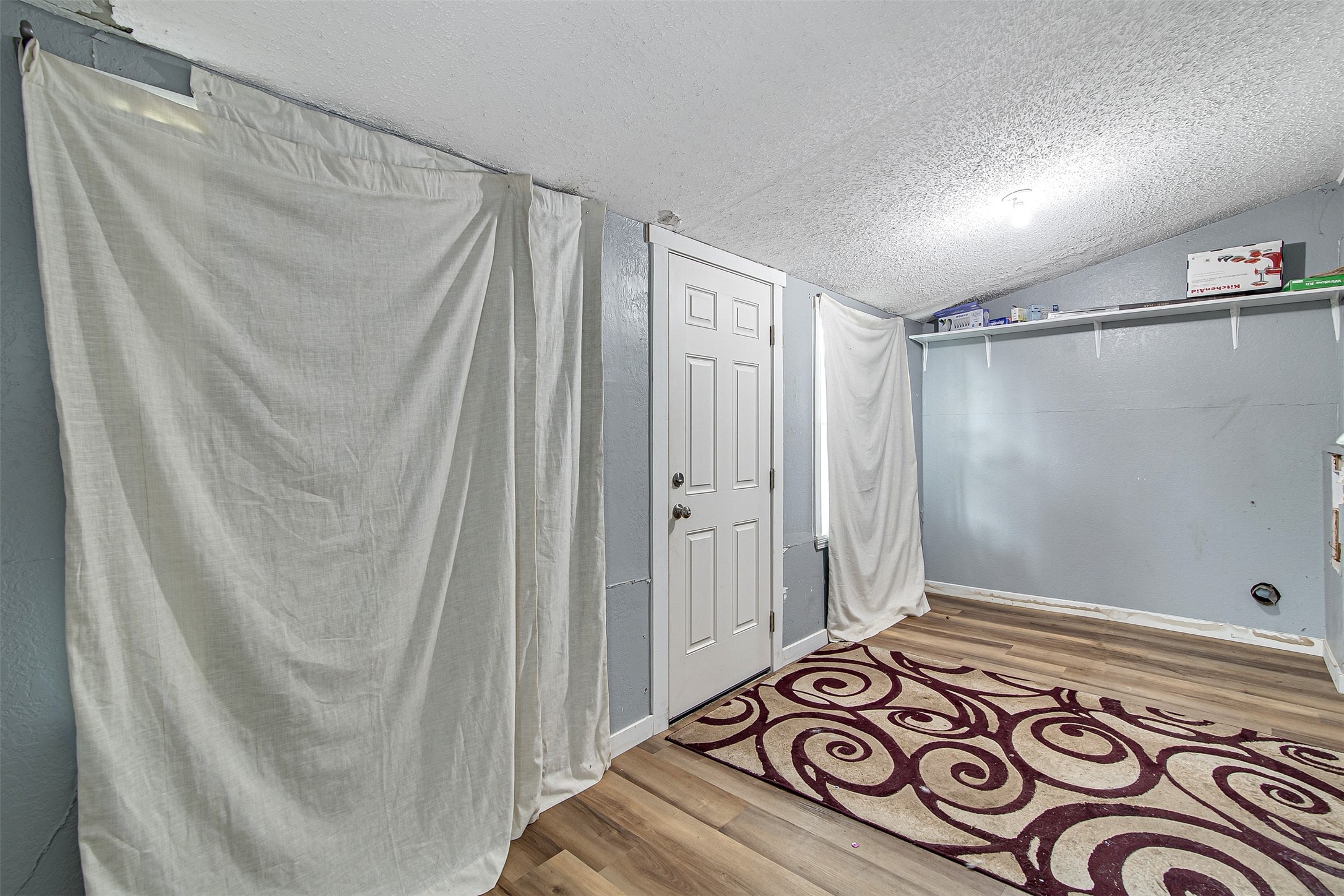 132 W King Street Burleson TX 76028